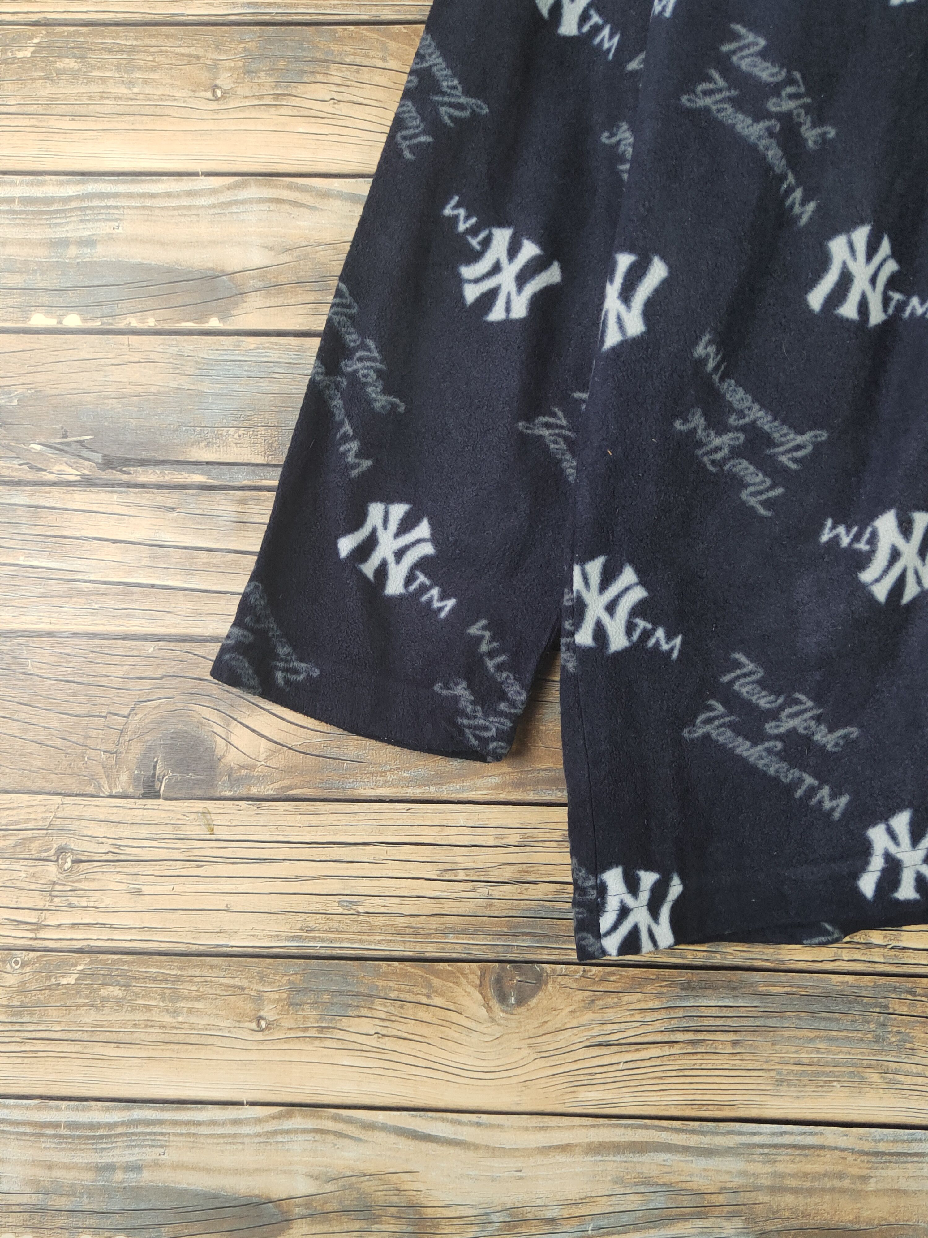 Japanese Brand × New York Yankees × Vintage DL NY Major League Baseball Button Ups Sleep Shirts #838 Size US L / EU 52-54 / 3 - 4 Thumbnail