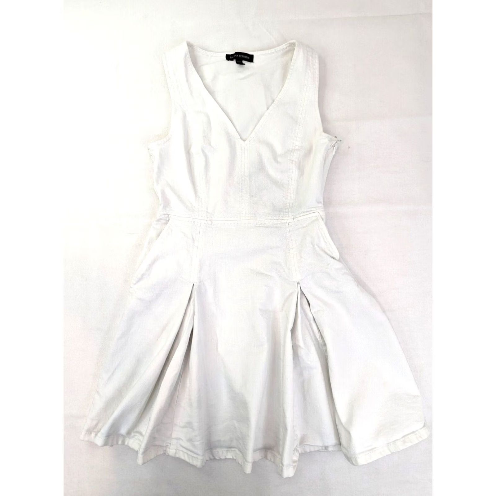 Banana Republic Banana Republic Dress Women 6P White Denim Sleeveless V-Neck Flare (24 W x 30 L) Size M / US 6-8 / IT 42-44 - 2 Thumbnail