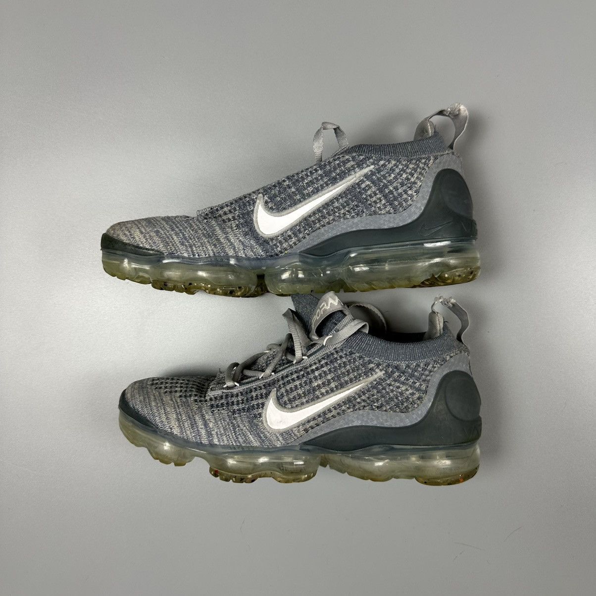 Nike Nike VaporMax Size US 6 / EU 39 - 2 Thumbnail