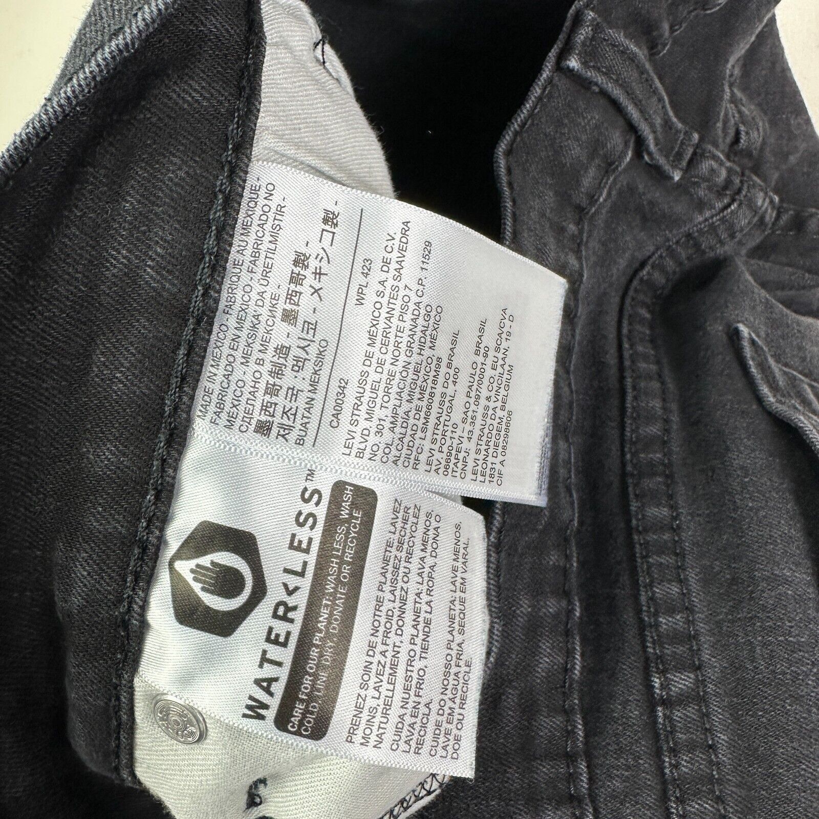 Levi's Levis 505 Regular Fit Straight Leg Jeans *Missing Button* Size US 30 / EU 46 - 7 Thumbnail