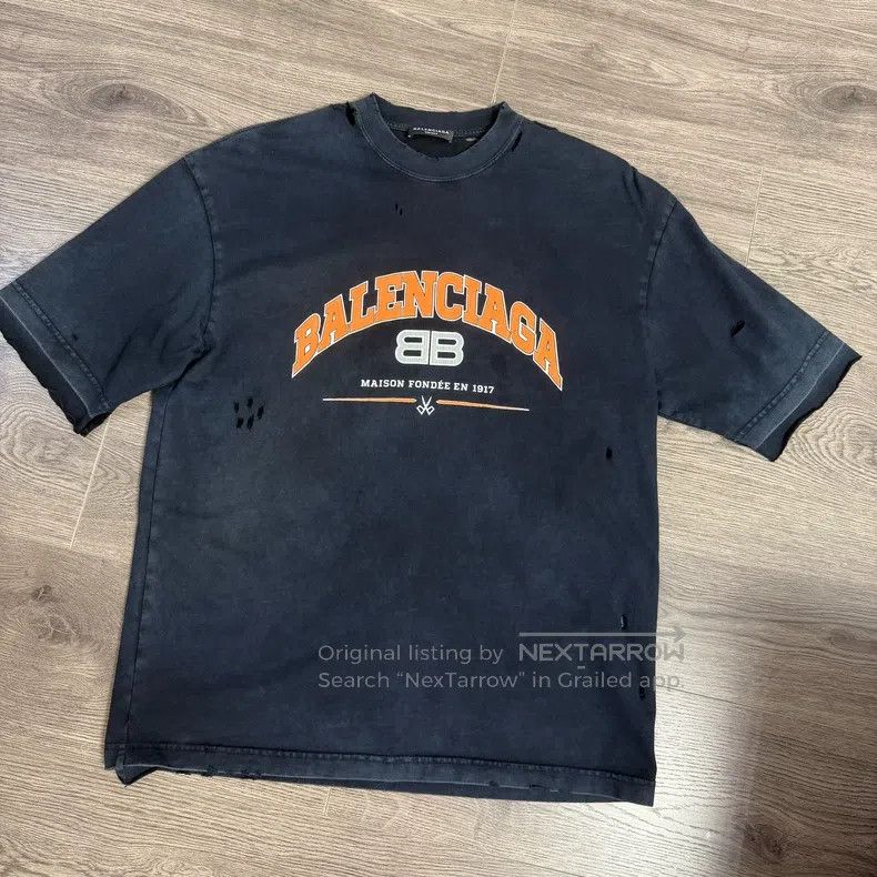 Balenciaga Balenciaga BB Letter Logo Printed Cracked Frayed Distresse Size US XS / EU 42 / 0 - 1 Thumbnail