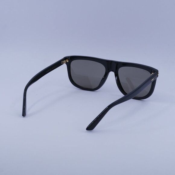 Gucci Gucci GG1726S 004 Sunglasses Shiny Green Square Frame, Brown Size ONE SIZE - 9 Thumbnail