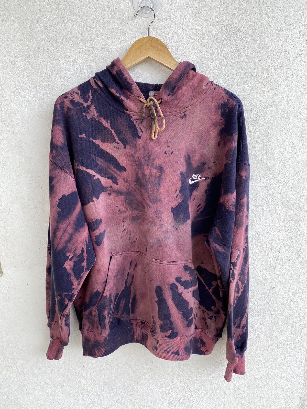 Nike × Vintage Vintage Nike big logo tie dye hoodie / sweatshirt Size US XL / EU 56 / 4 - 4 Thumbnail