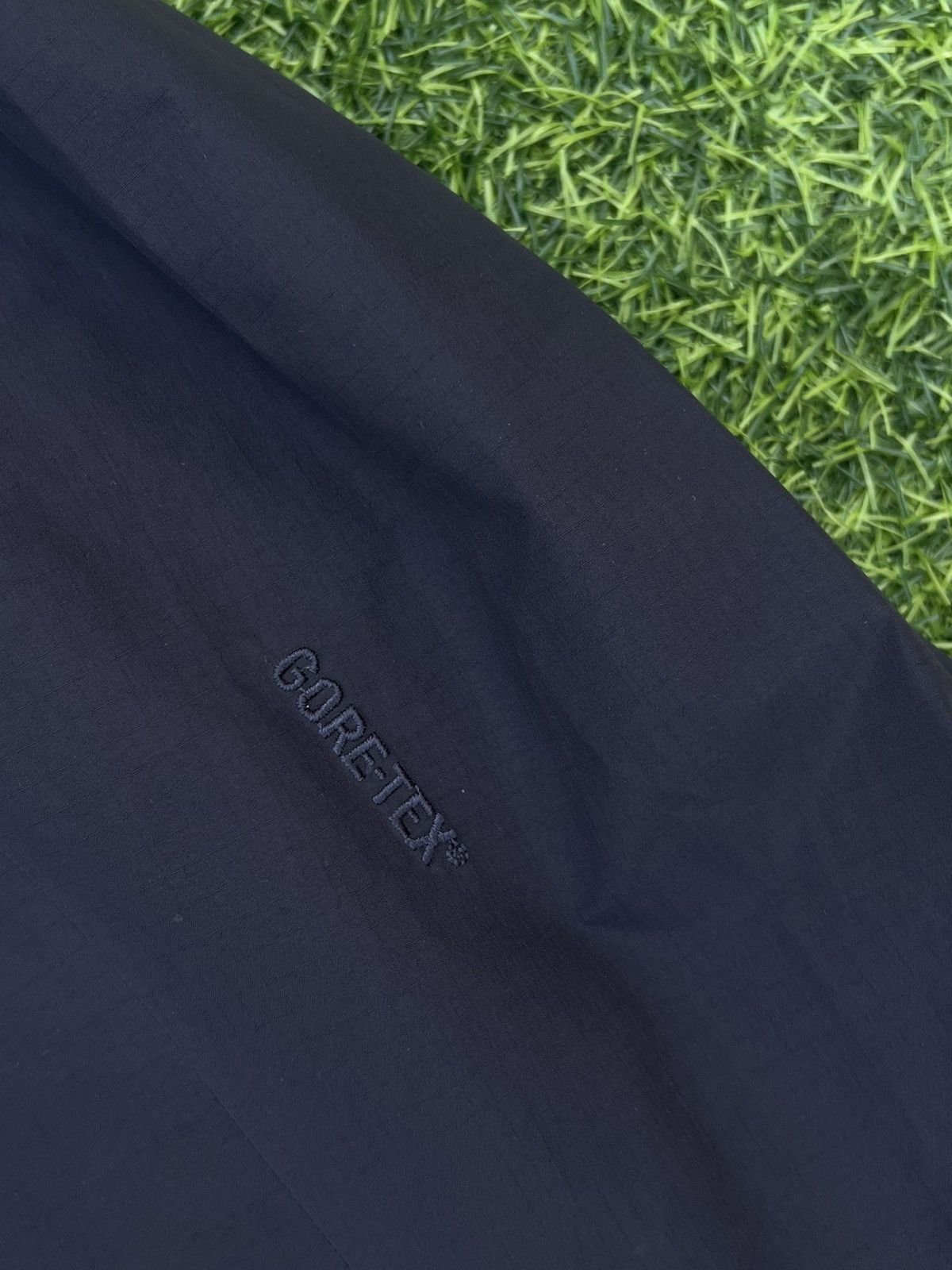 Arc'teryx vintage Arc’teryx Gore-Tex shell jacket Size XL / US 12-14 / IT 48-50 - 6 Thumbnail