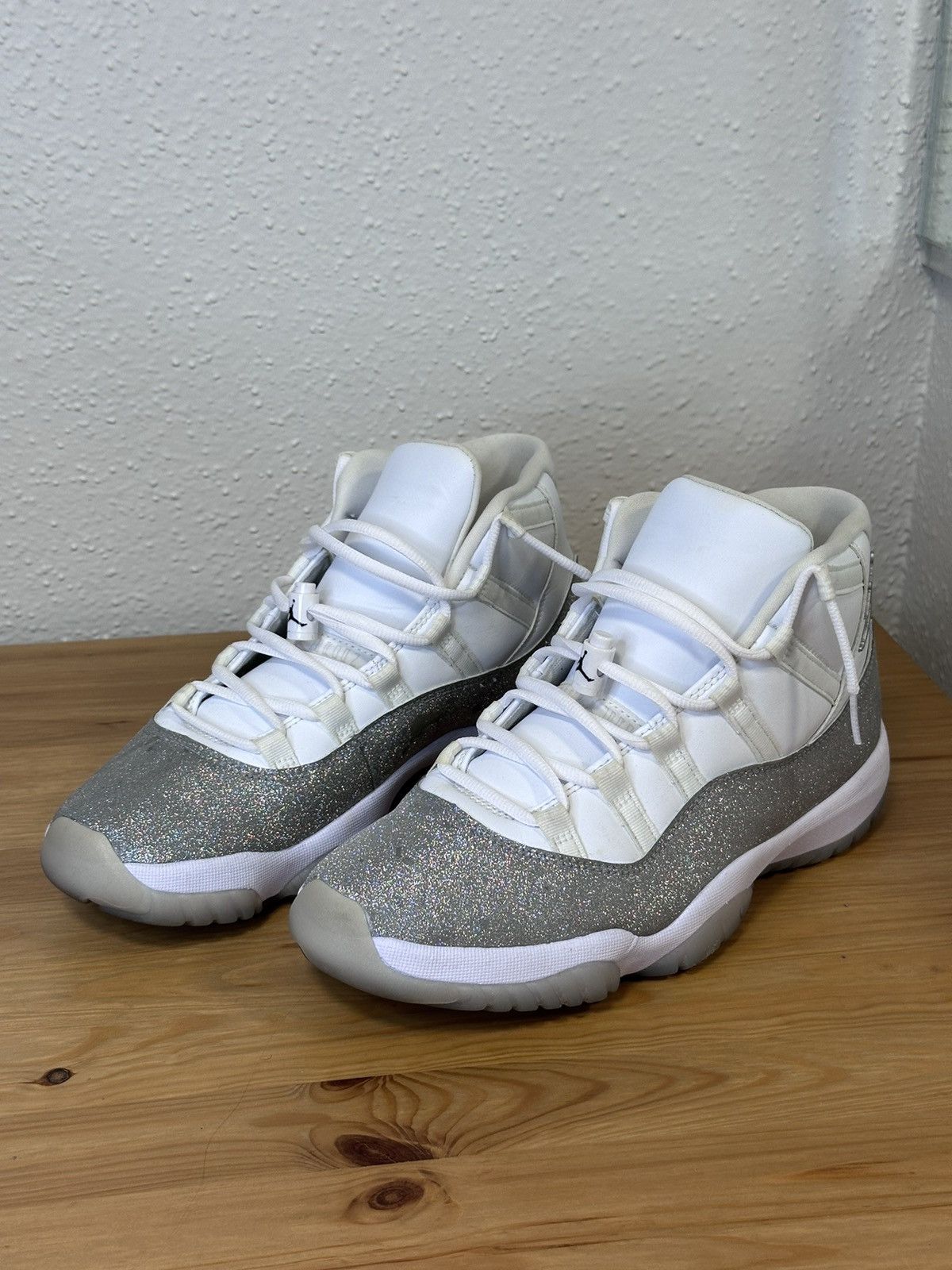 Jordan White And Silver 11s Jordan 11 Retro White Metallic Silver W11