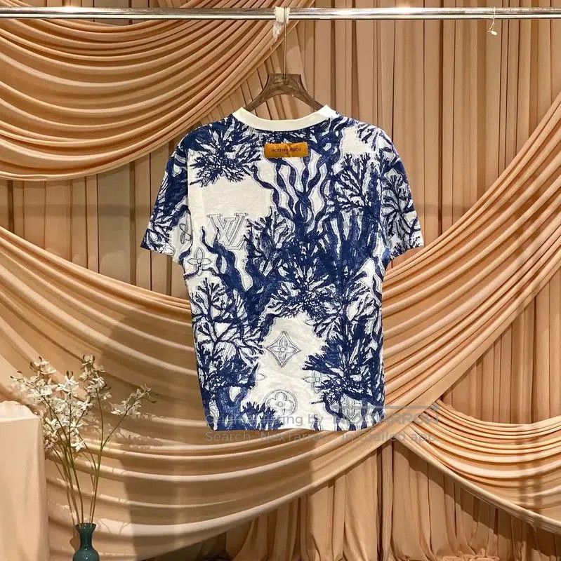 Louis Vuitton Louis Vuitton Women's S Size Colorful Cotton T. Size S / US 4 / IT 40 - 2 Thumbnail