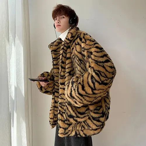 Japanese Brand Avant garde reversible faux fur tiger print hooded jacket Size US L / EU 52-54 / 3 - 3 Thumbnail