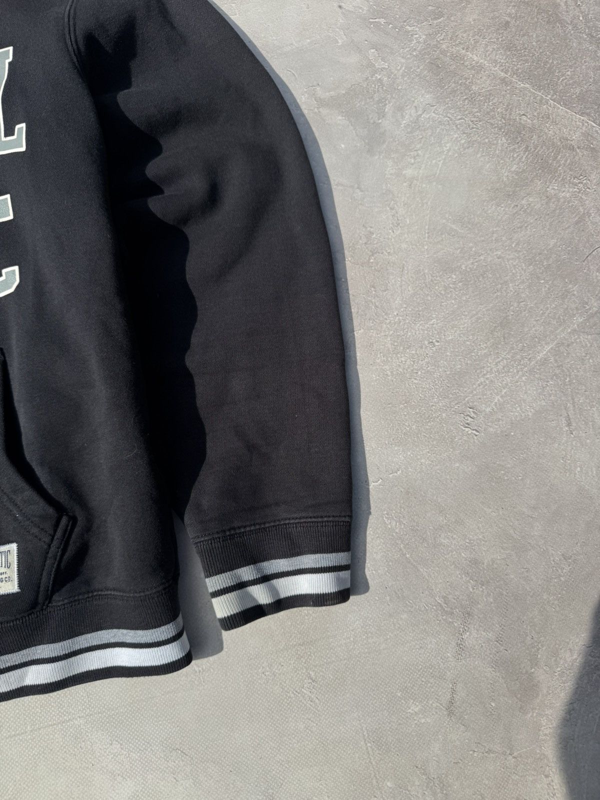 Russell Athletic Russel Athletic Distressed Zip Track Jacket Size M / US 6-8 / IT 42-44 - 5 Thumbnail