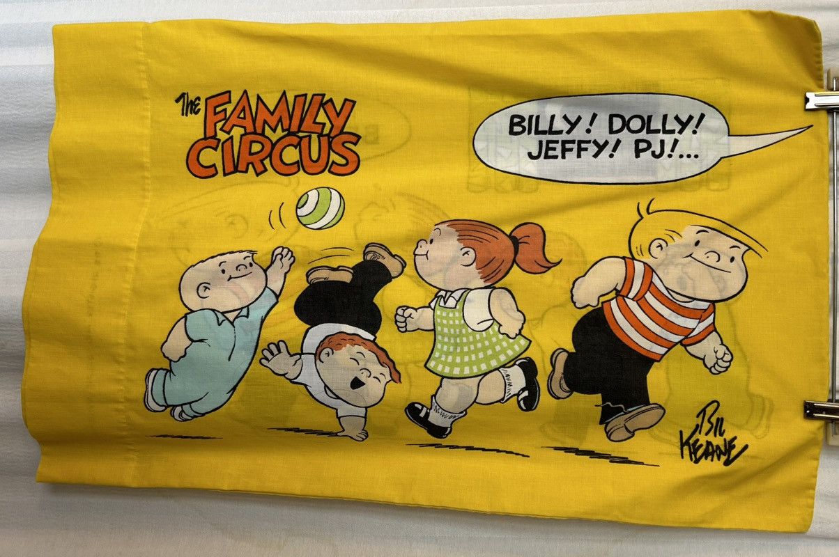 Other pillowcase: vintage Family circus made in us comic 42 x 36 Size ONE SIZE - 2 Thumbnail