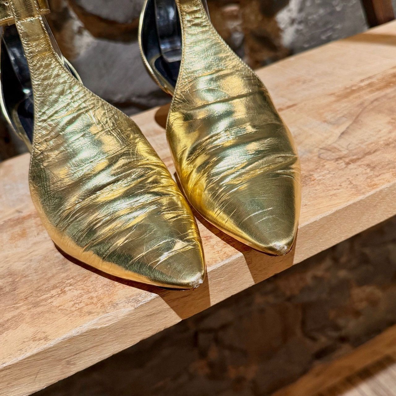 Celine Céline Metallic Gold T-strap Pointy Pumps Size US 5 / IT 35 - 4 Thumbnail