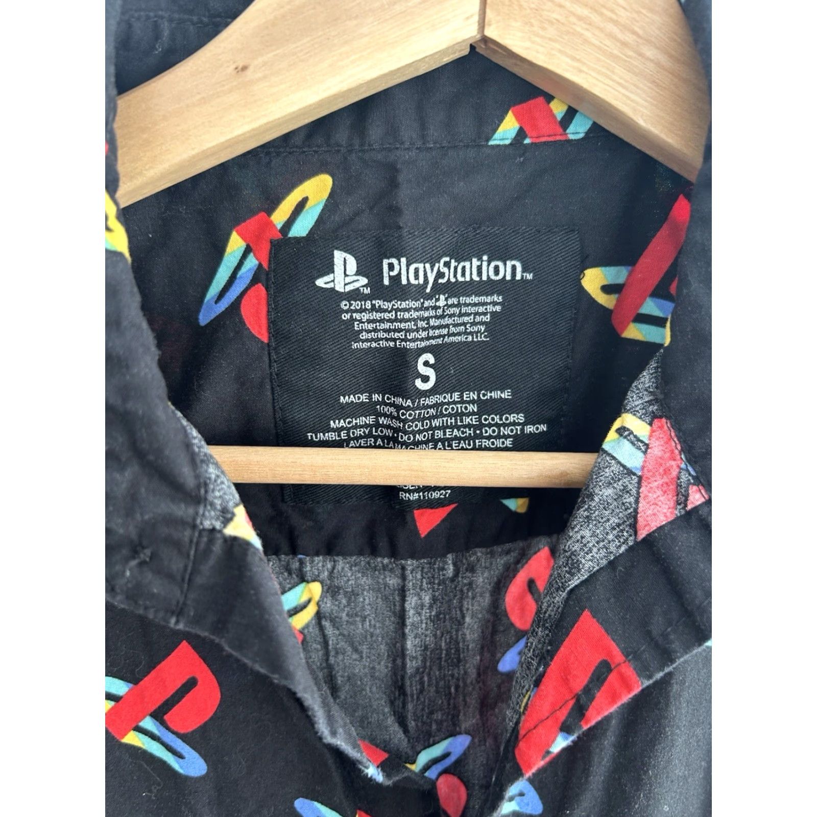 Sony Sony PlayStation Logo Button-Up Shirt Men’s Short Sleeve Color Black Floral 90s Halloween Hawaiian Skull NAA Knit? Wait. Size 36R - 7 Thumbnail