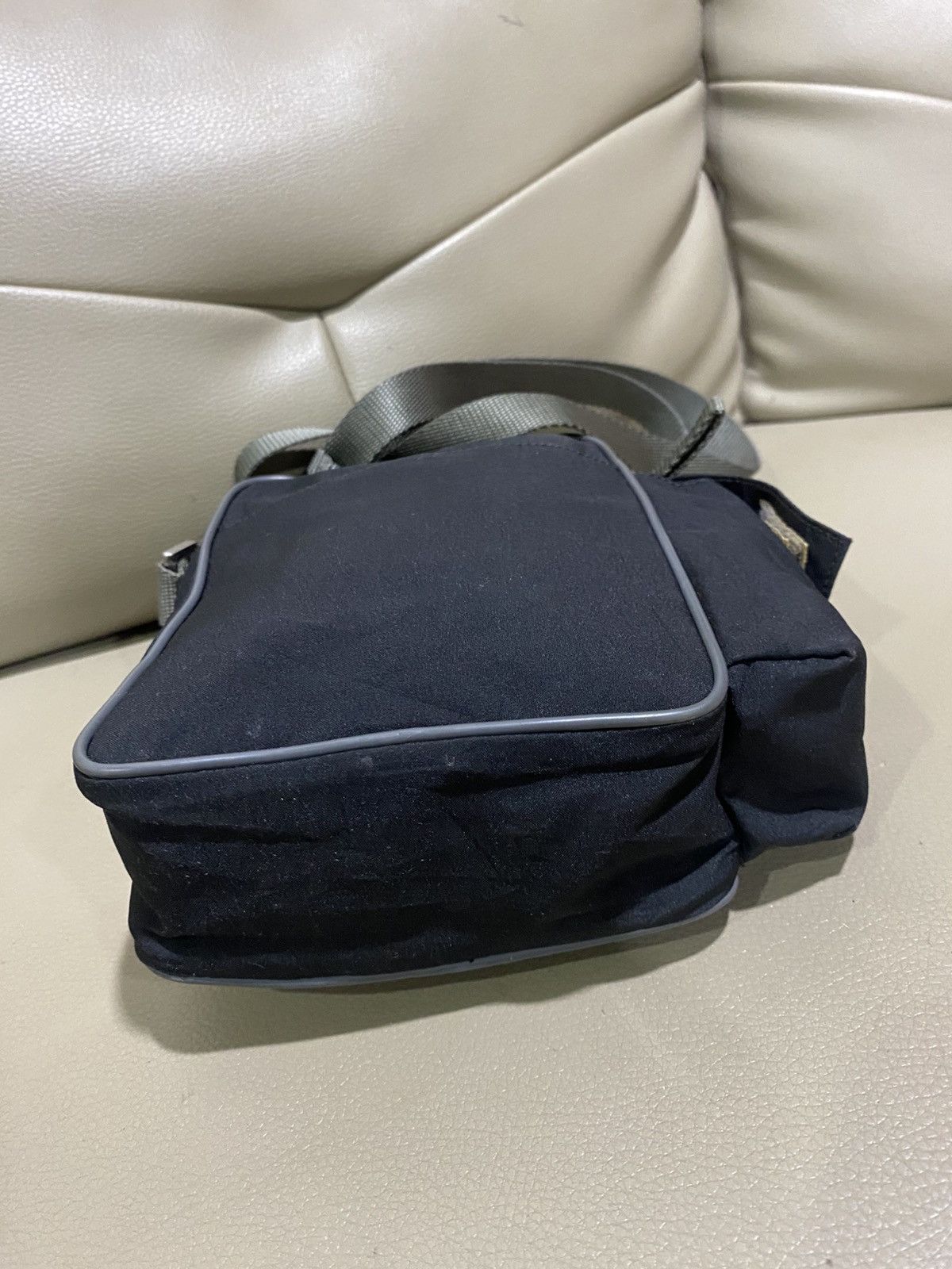 Prada Authentic Prada Sling Art.4VA337 Mat.JAY Bag Size ONE SIZE - 8 Thumbnail