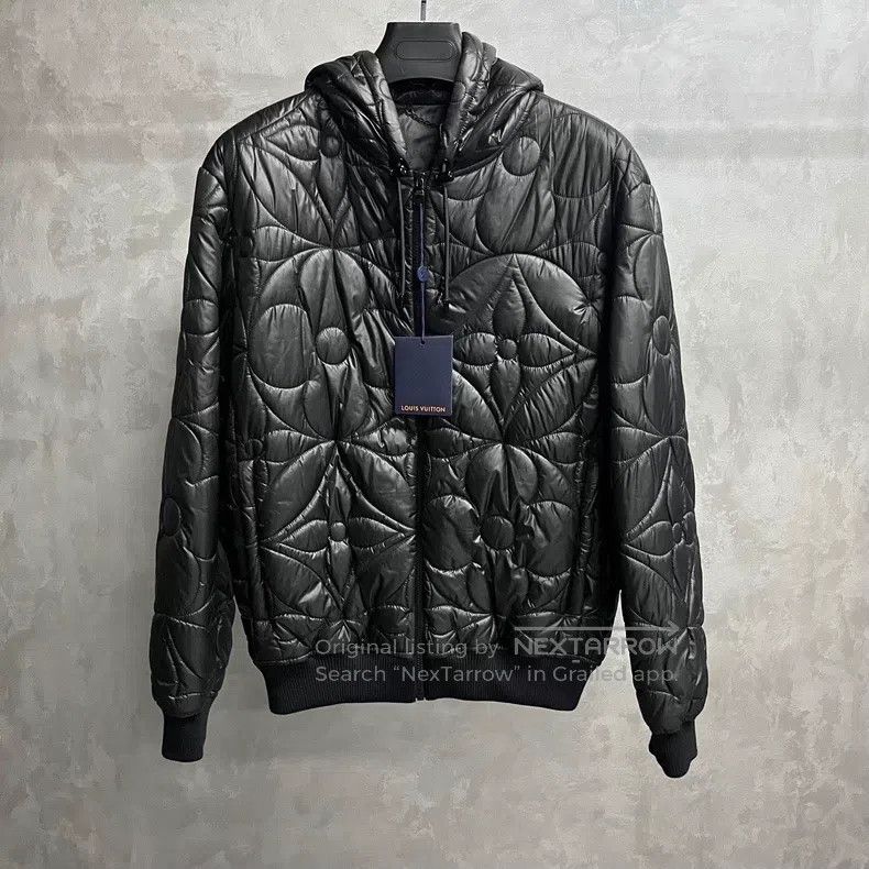 Louis Vuitton Louis Vuitton Black logo embossed graphic zipper solid hoo Size US M / EU 48-50 / 2 - 1 Thumbnail