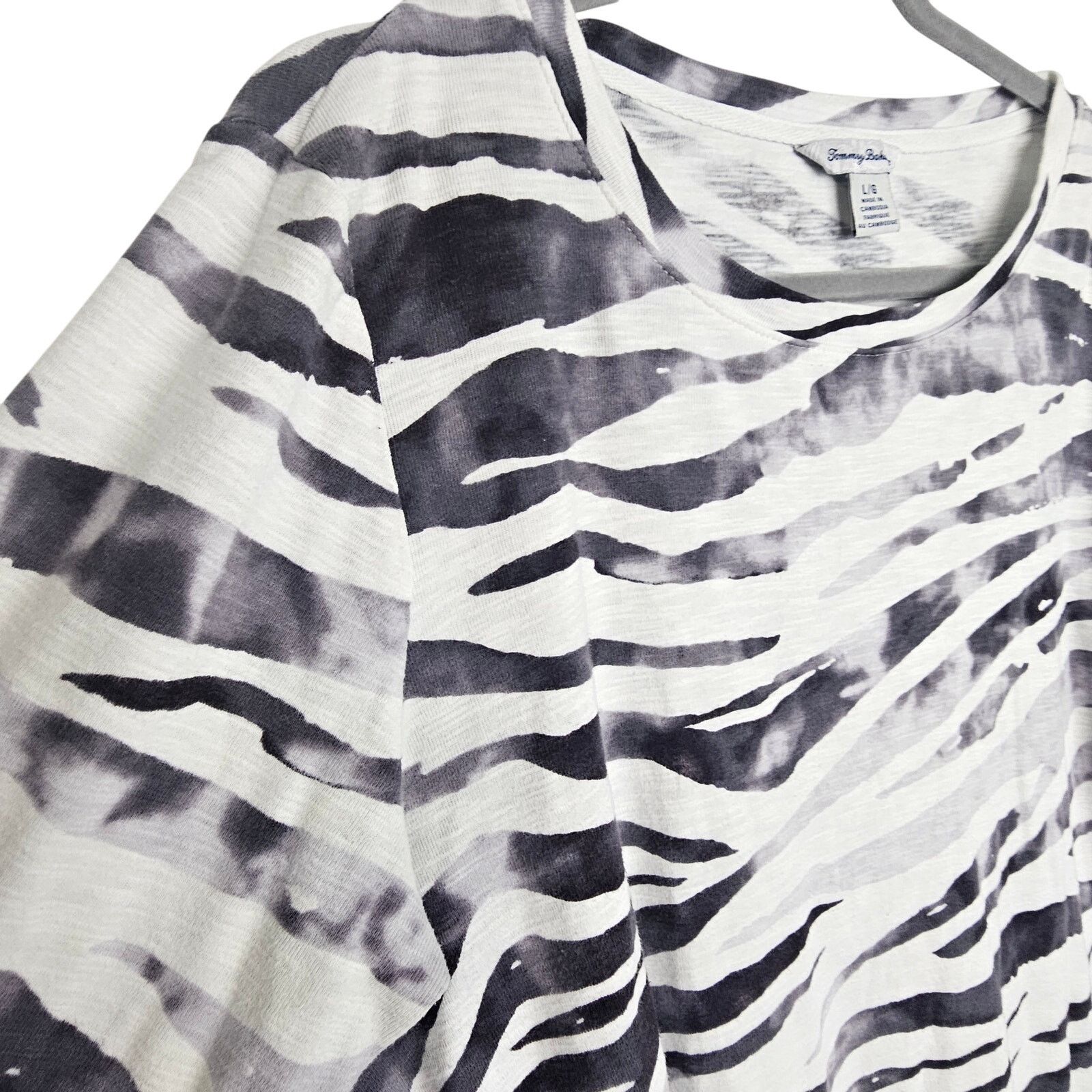 Tommy Bahama Tommy Bahama Women Zebra Print Tshirt Safari Travel Vacation Size L / US 10 / IT 46 - 5 Thumbnail