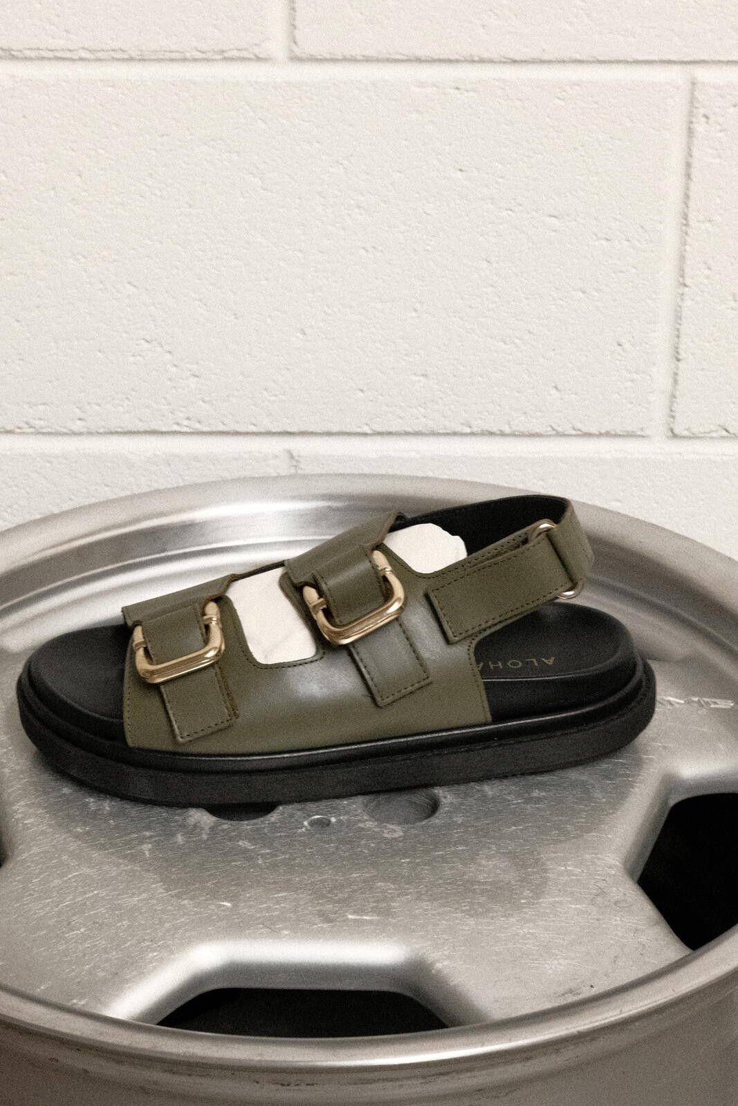 Other Alo Yoga Olive Green Buckle Strap Sandals Size US 7.5 / IT 37.5 - 2 Thumbnail