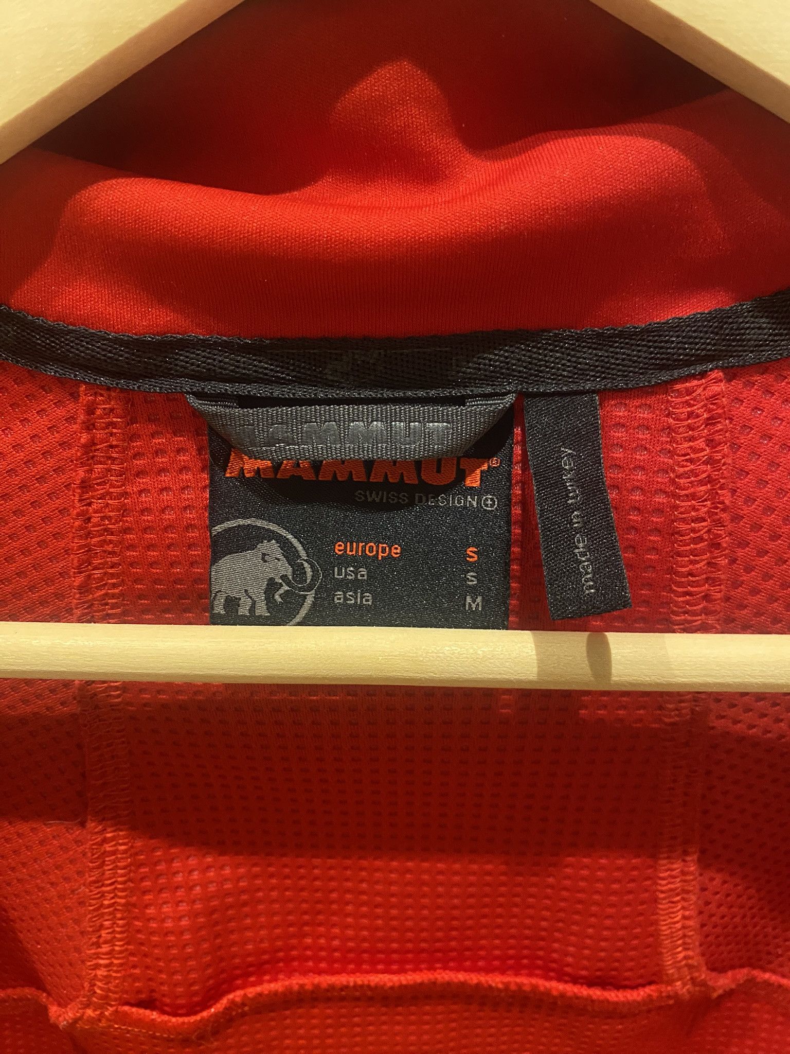 Mammut Mammut Ultimate Advanced Jacket Size S Size US S / EU 44-46 / 1 - 4 Thumbnail