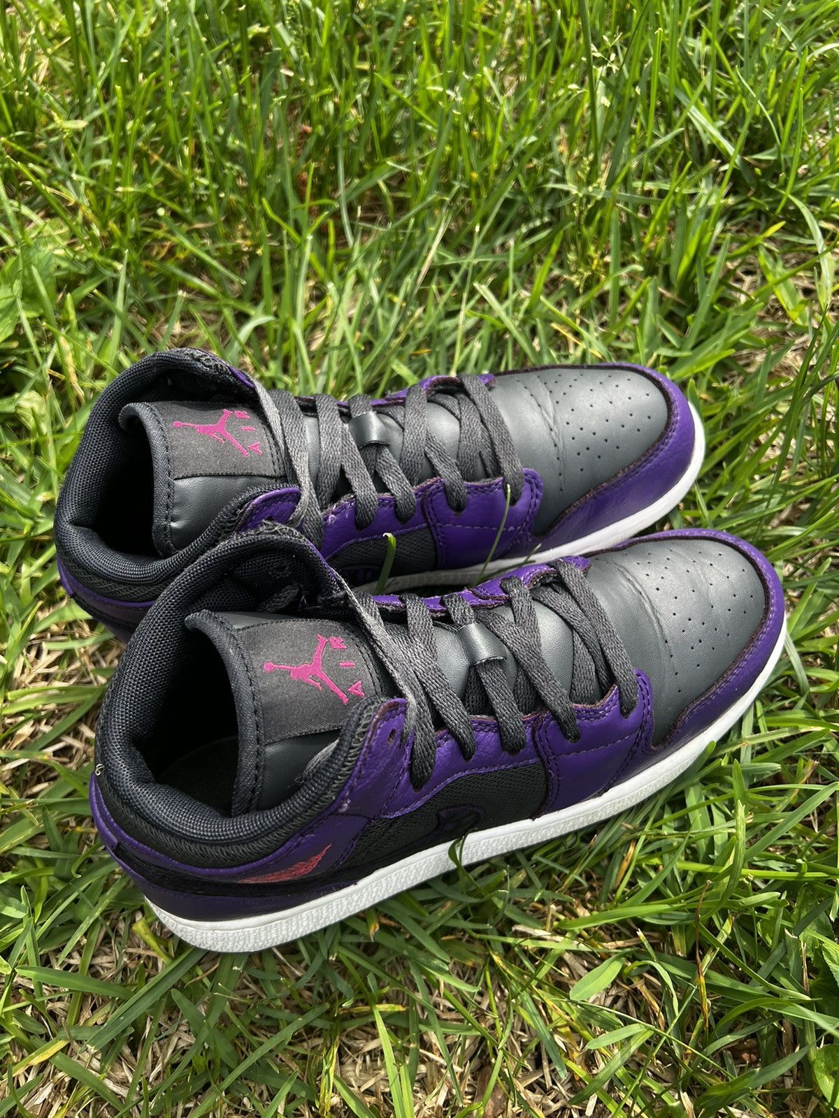 Jordan Brand CLEAN Air Jordan 1 Phat size 7 Womens Mid Anthracite Purple Size US 7 / IT 37 - 9 Thumbnail