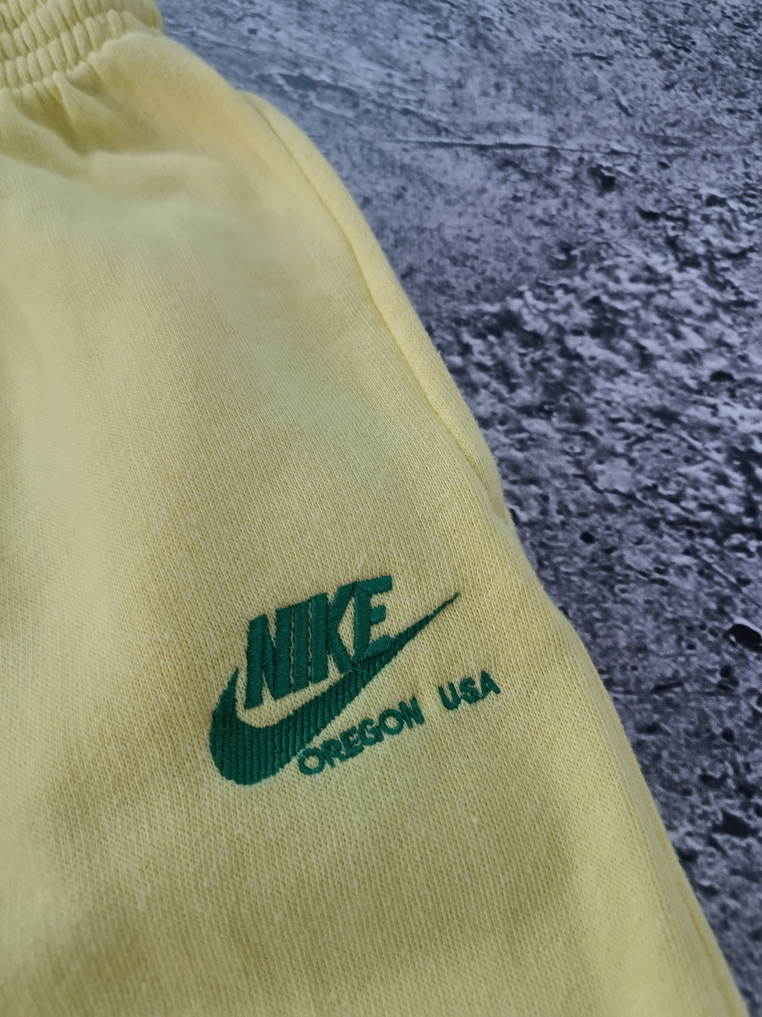 Nike × Vintage Vintage 80s Nike Oregon Yellow Jogger Sweatpants Blue Tag Size US 32 / EU 48 - 2 Thumbnail