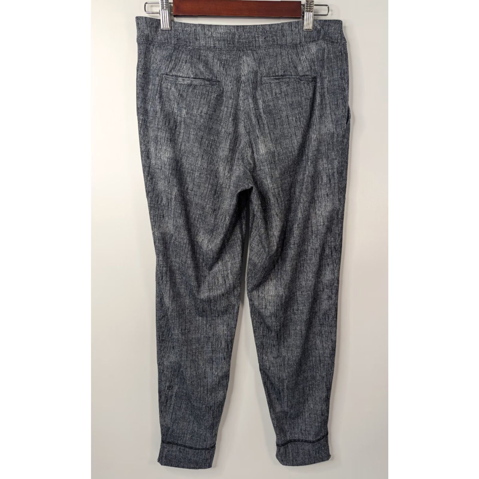 Lululemon LULULEMON Jet Crop Luxtreme Pants Gray Black Drawstring Jogger Size 4 Pockets Moisture Wicking Slim Tapered Athleisure Womens Size 27" / US 4 / IT 40 - 4 Thumbnail