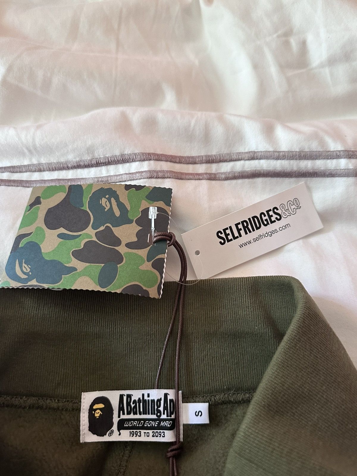 Bape 1st Camo Shark Sweat Shorts Size US 26 / EU 42 - 4 Thumbnail