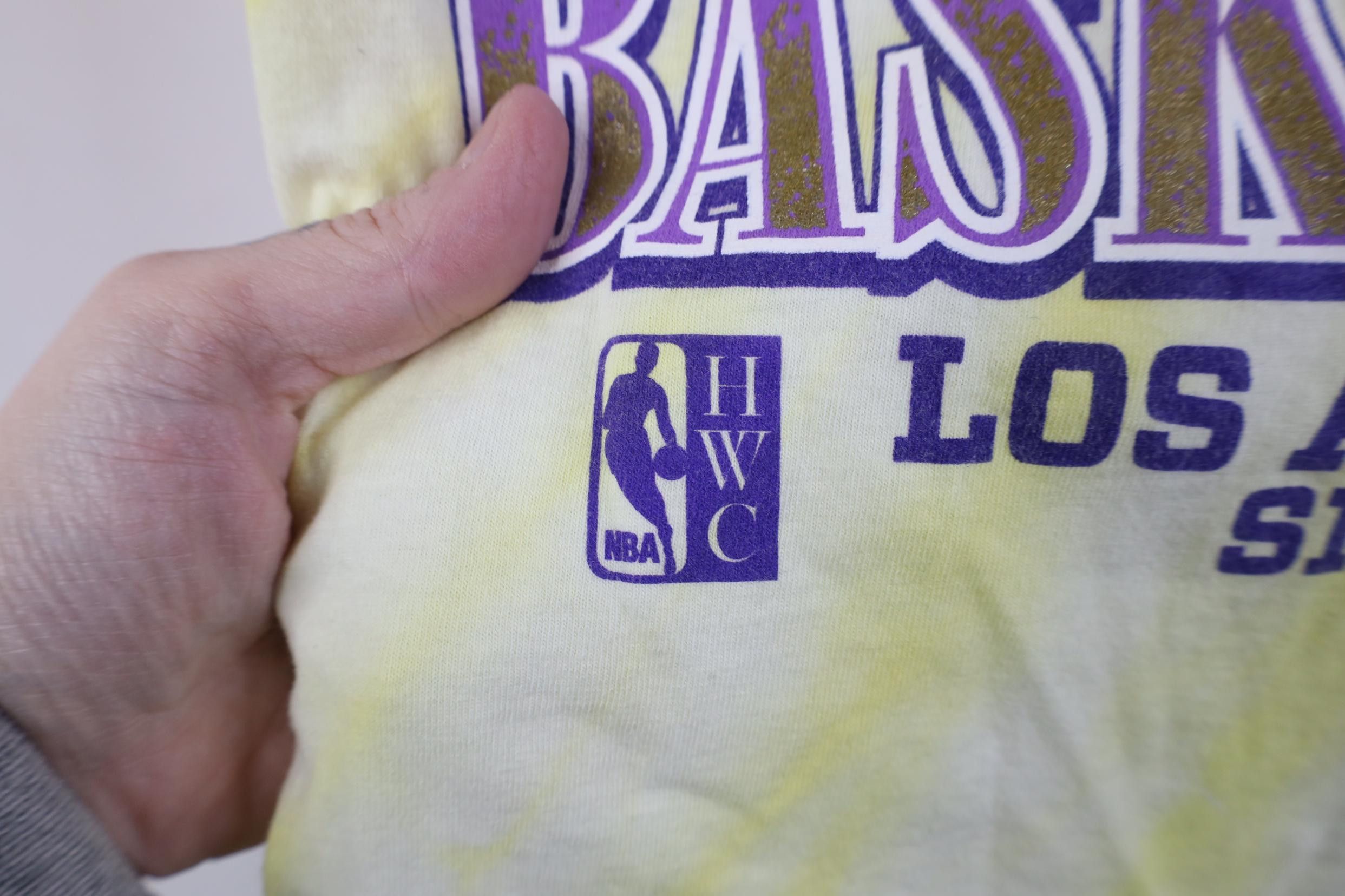 Mitchell & Ness Retro Mitchell & Ness Los Angeles Lakers Basketball T-Shirt Size US M / EU 48-50 / 2 - 5 Thumbnail