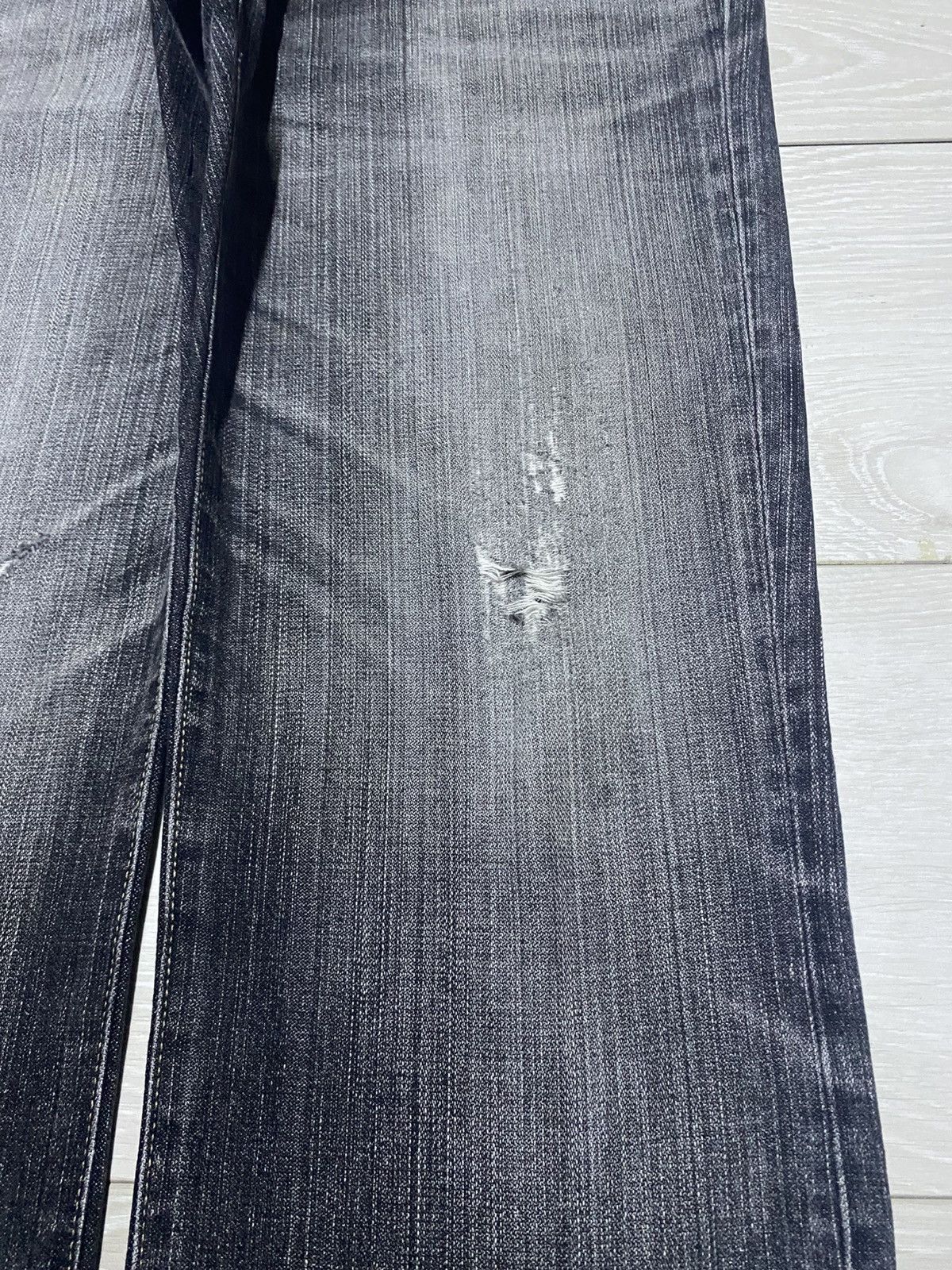 Undercover × Uniqlo Vintage Uniqlo Broken Denim Fade Grey Wash Distressed Jeans Size US 34 / EU 50 - 8 Thumbnail