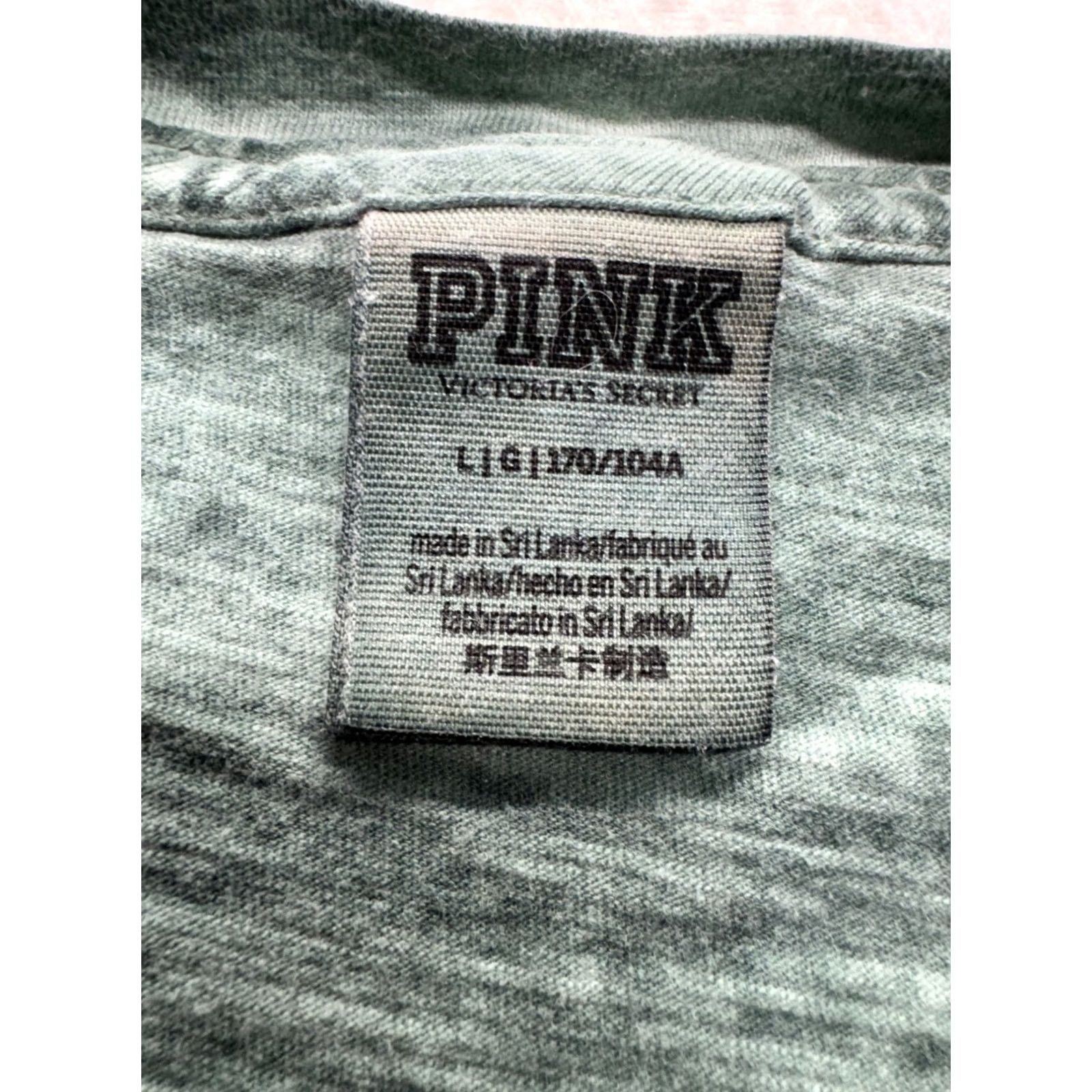 Victoria's Secret Victoria's Secret Pink Green Graphic T-Shirt Sips Tea L Womens Crewneck Pocket 100% Cotton Short Sleeve Vintage: No Size L / US 10 / IT 46 - 4 Thumbnail