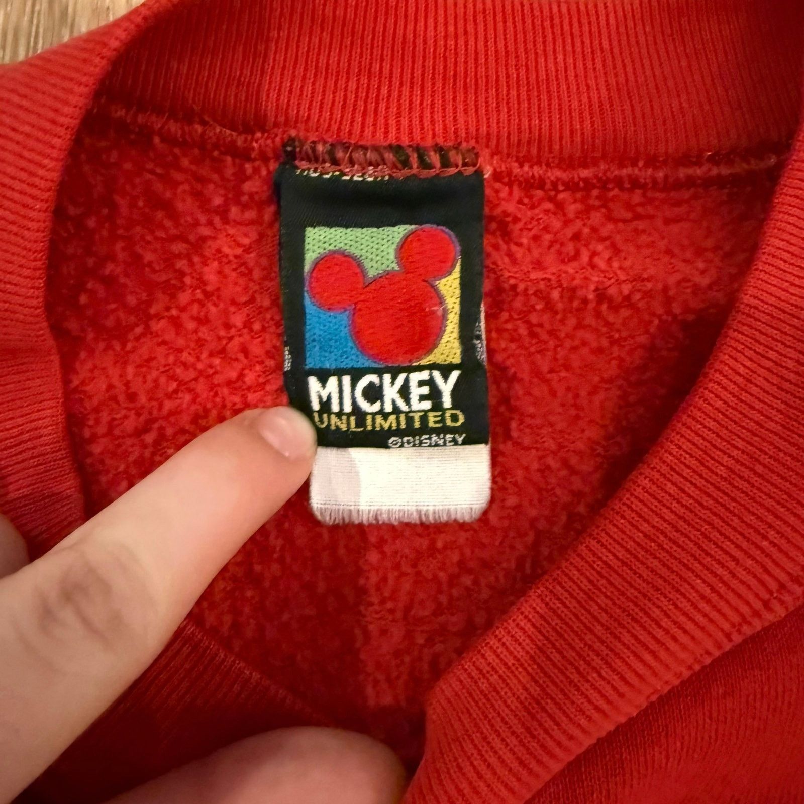 Mickey Unlimited Vintage 1980s Mickey Mouse Embroidered Red Crewneck – Size L Size US L / EU 52-54 / 3 - 4 Thumbnail