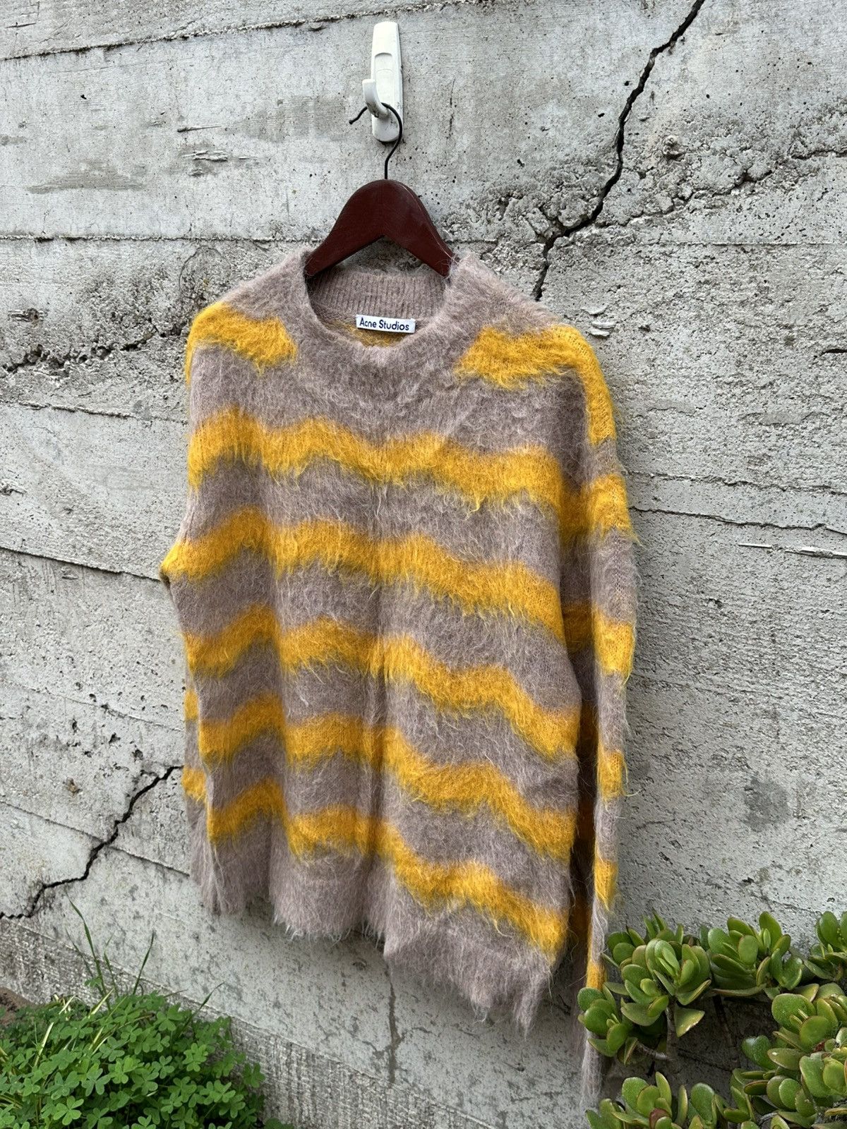 Acne Studios RARE GRAIL Acne Studios fuzzy mohair sweater Size US L / EU 52-54 / 3 - 1 Thumbnail