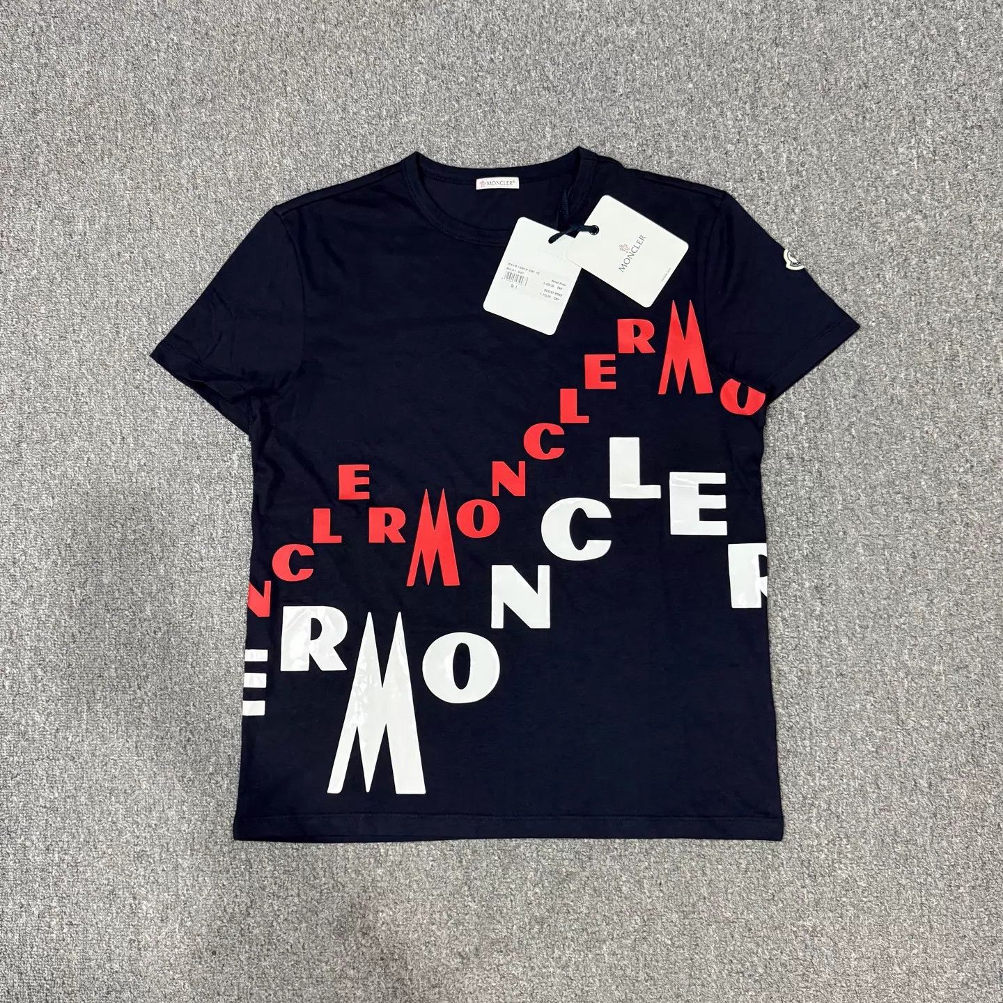 Moncler Moncler Black Red Logo Short Sleeve Tee L Size US L / EU 52-54 / 3 - 1 Thumbnail