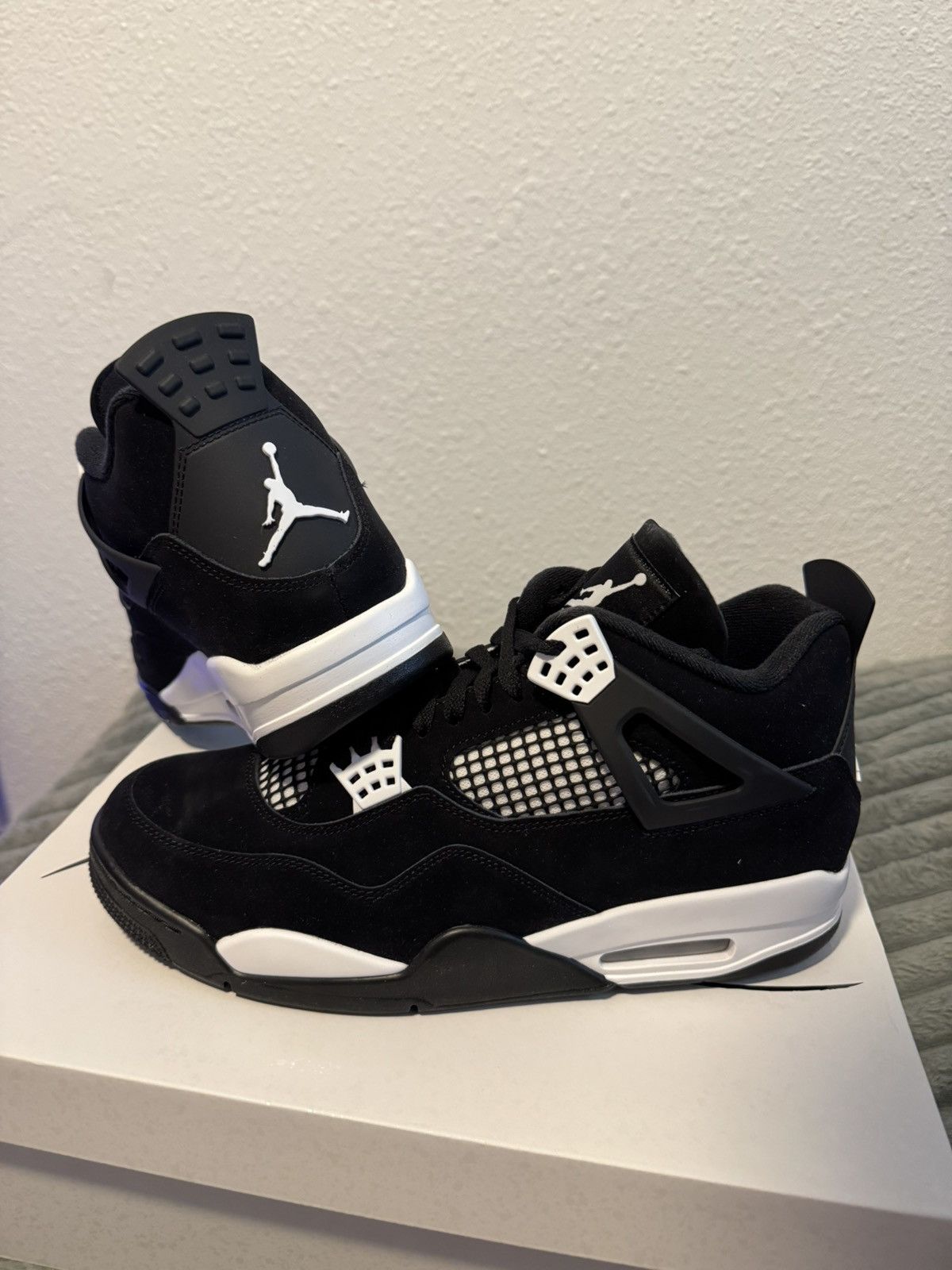 Jordan Brand Jordan 4 White Thunder Size 12 DS OG All Size US 12 / EU 45 - 1 Thumbnail