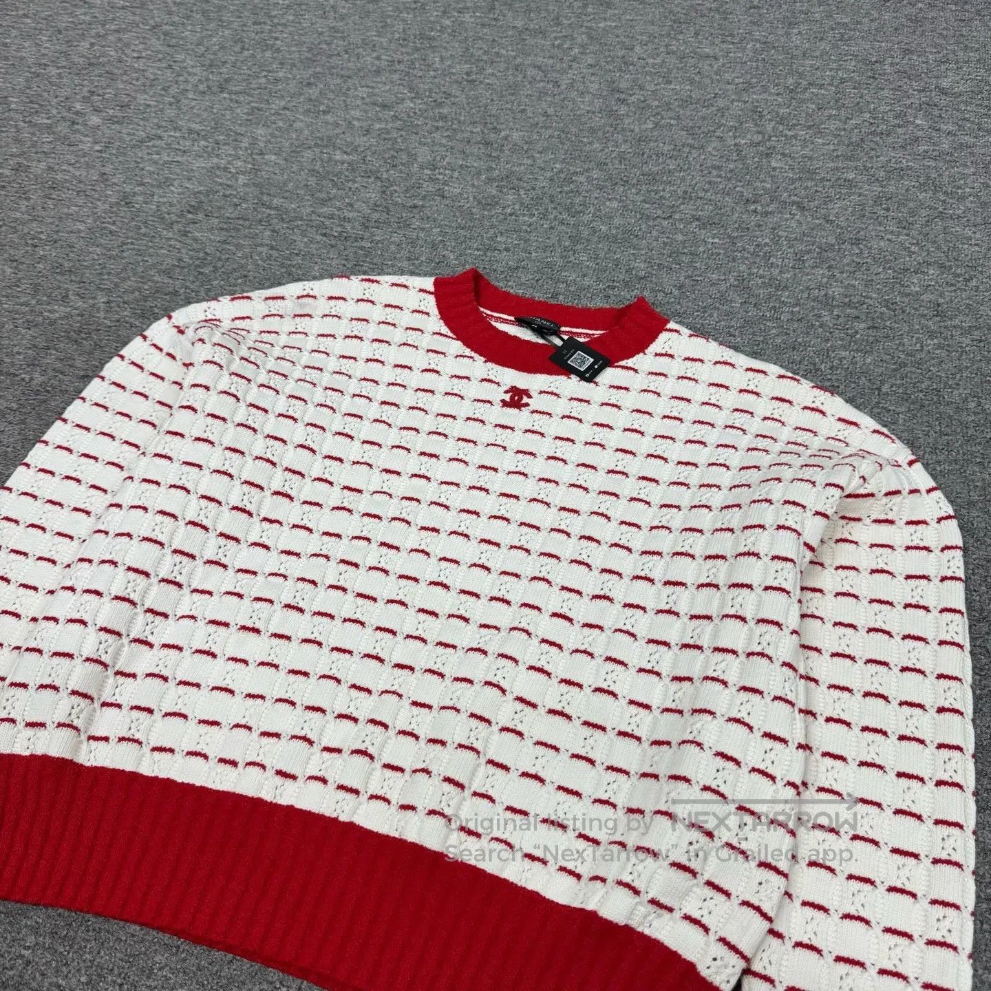 Chanel Chanel Double-C embroidered round-neck short knit sweater| Size S / US 4 / IT 40 - 3 Thumbnail