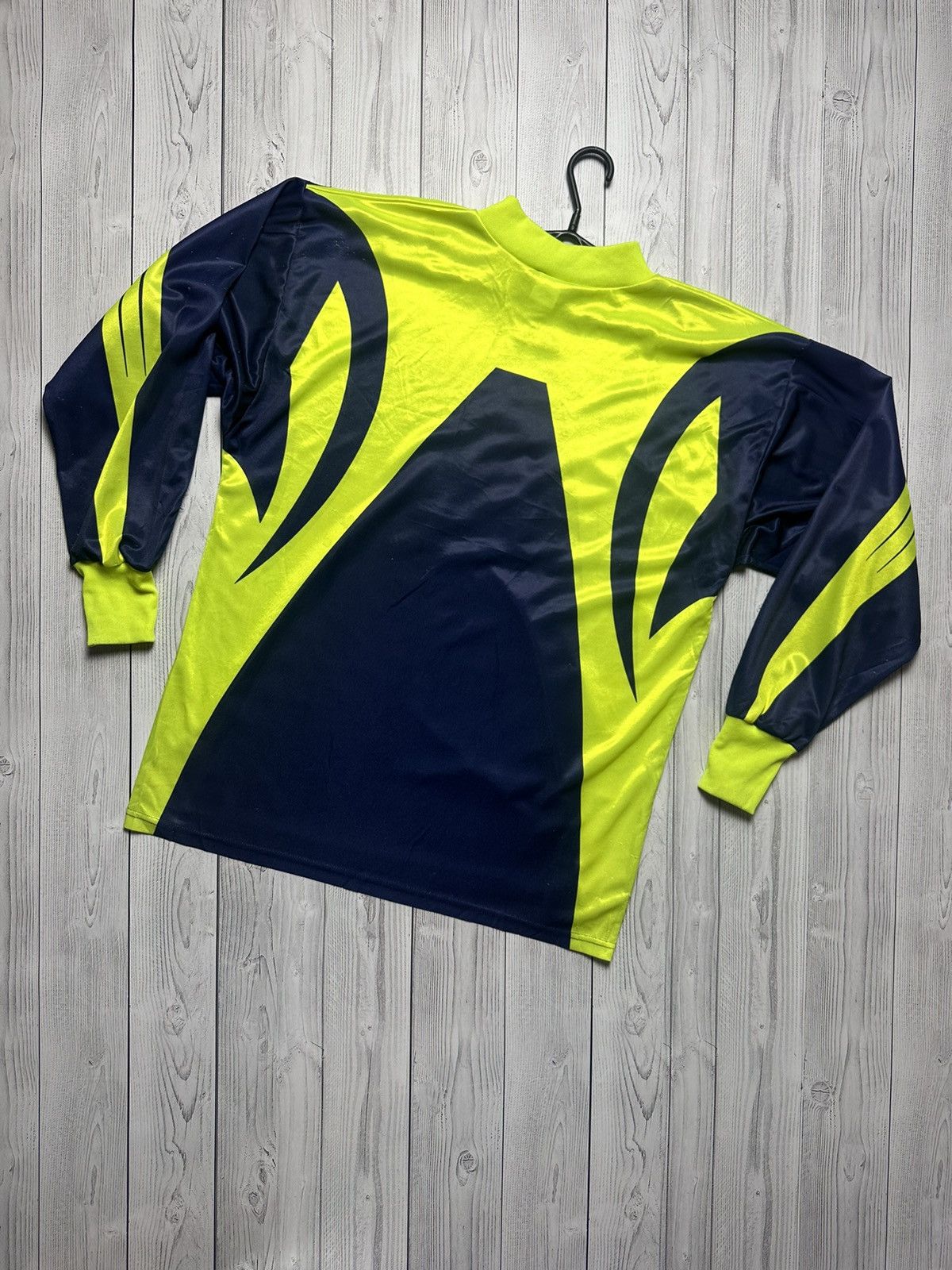 Vintage Vintage Real Madrid adidas goalkeeper jersey very rare L Size US L / EU 52-54 / 3 - 10 Thumbnail