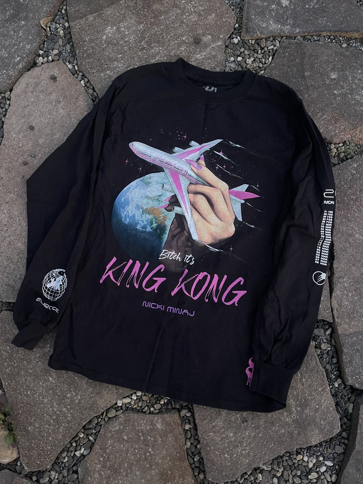 Band Tees 2019 Nicki Minaj world tour Bitch is King Kong long sleeve Size US S / EU 44-46 / 1 - 2 Thumbnail