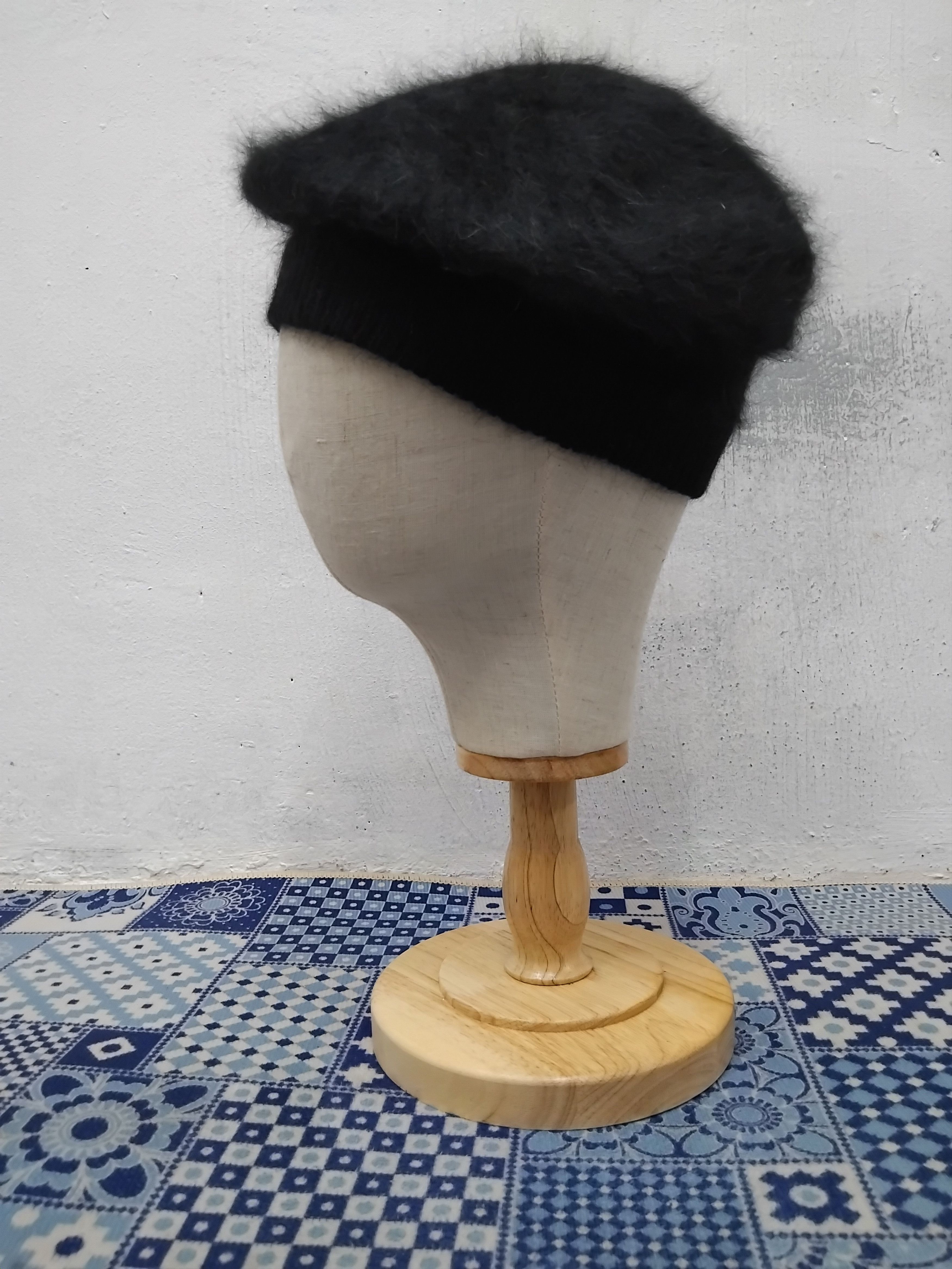 Japanese Brand 💥Lulu black colour fur hat Size ONE SIZE - 5 Thumbnail