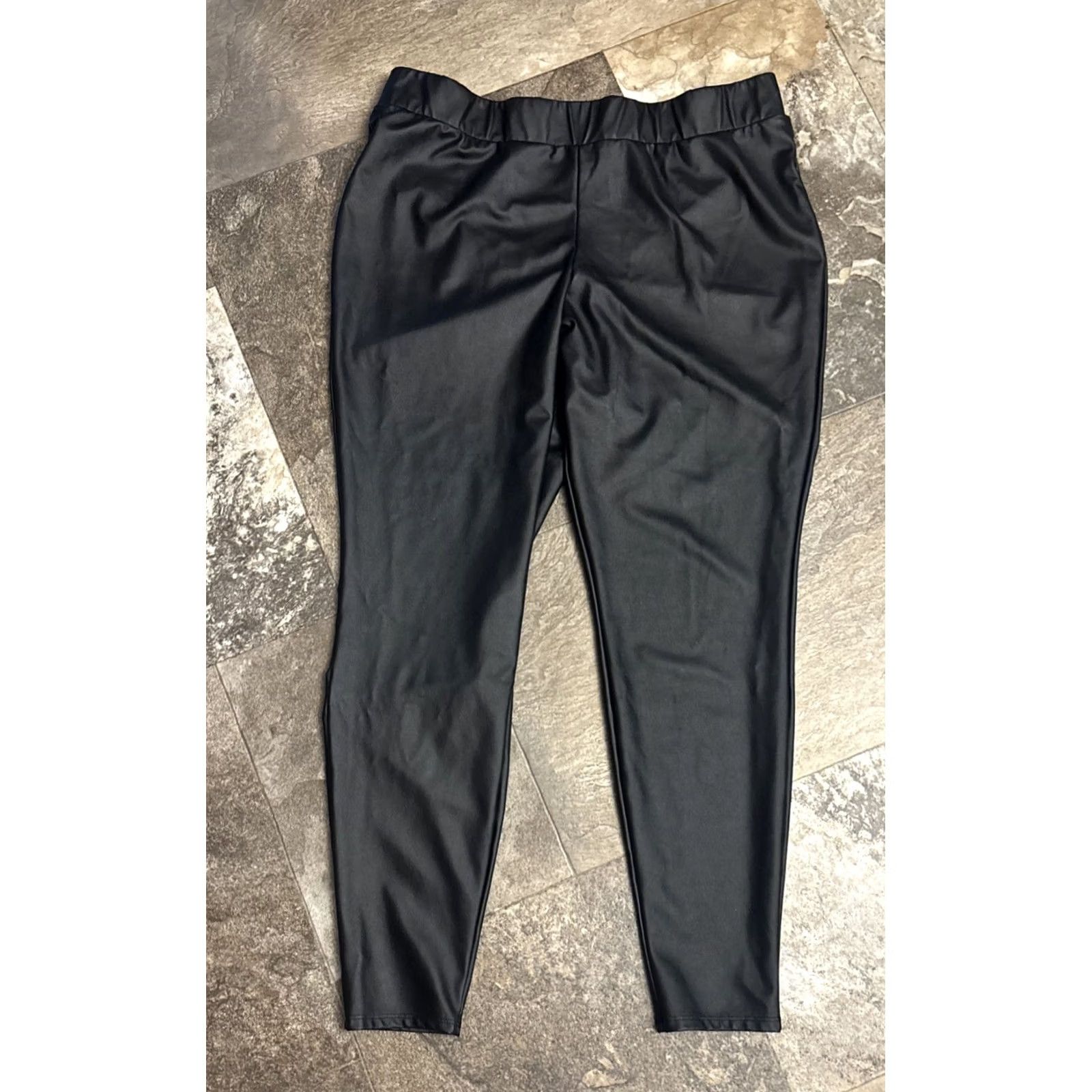 Torrid Torrid Pants Plus 2XL Black Elastic Waist Stretch Faux Leather Skinny Ankle 26in Inseam Size 40" / US 18 - 3 Thumbnail