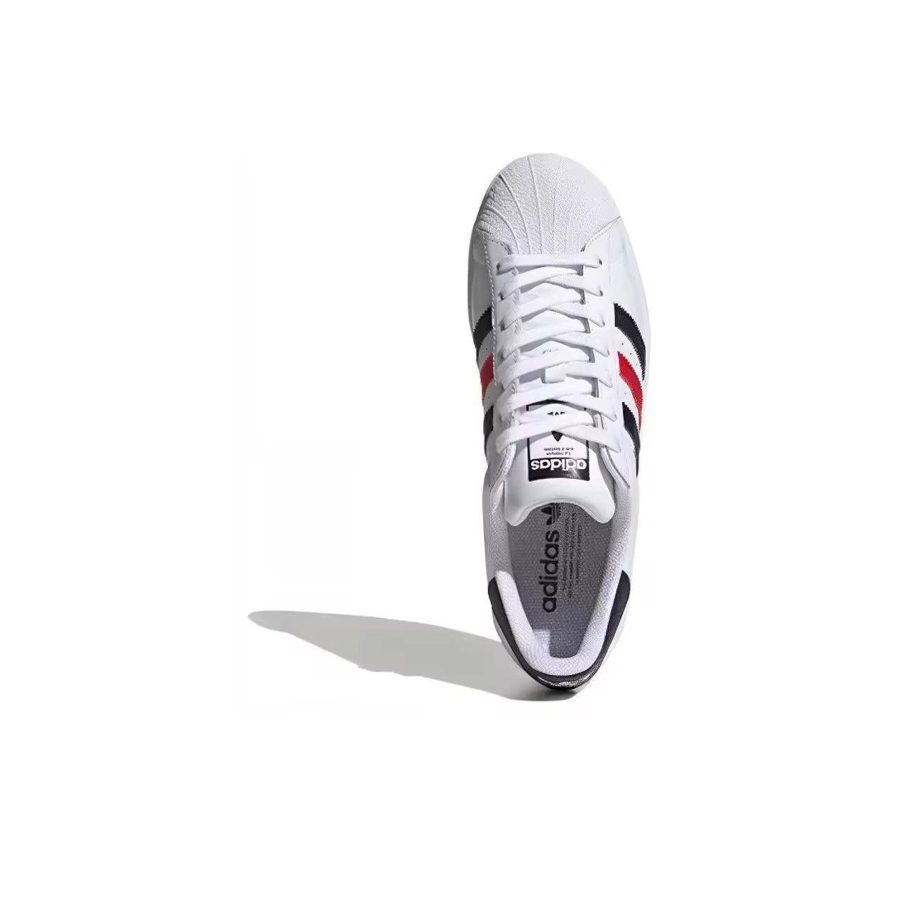 men's classic adidas sneakers