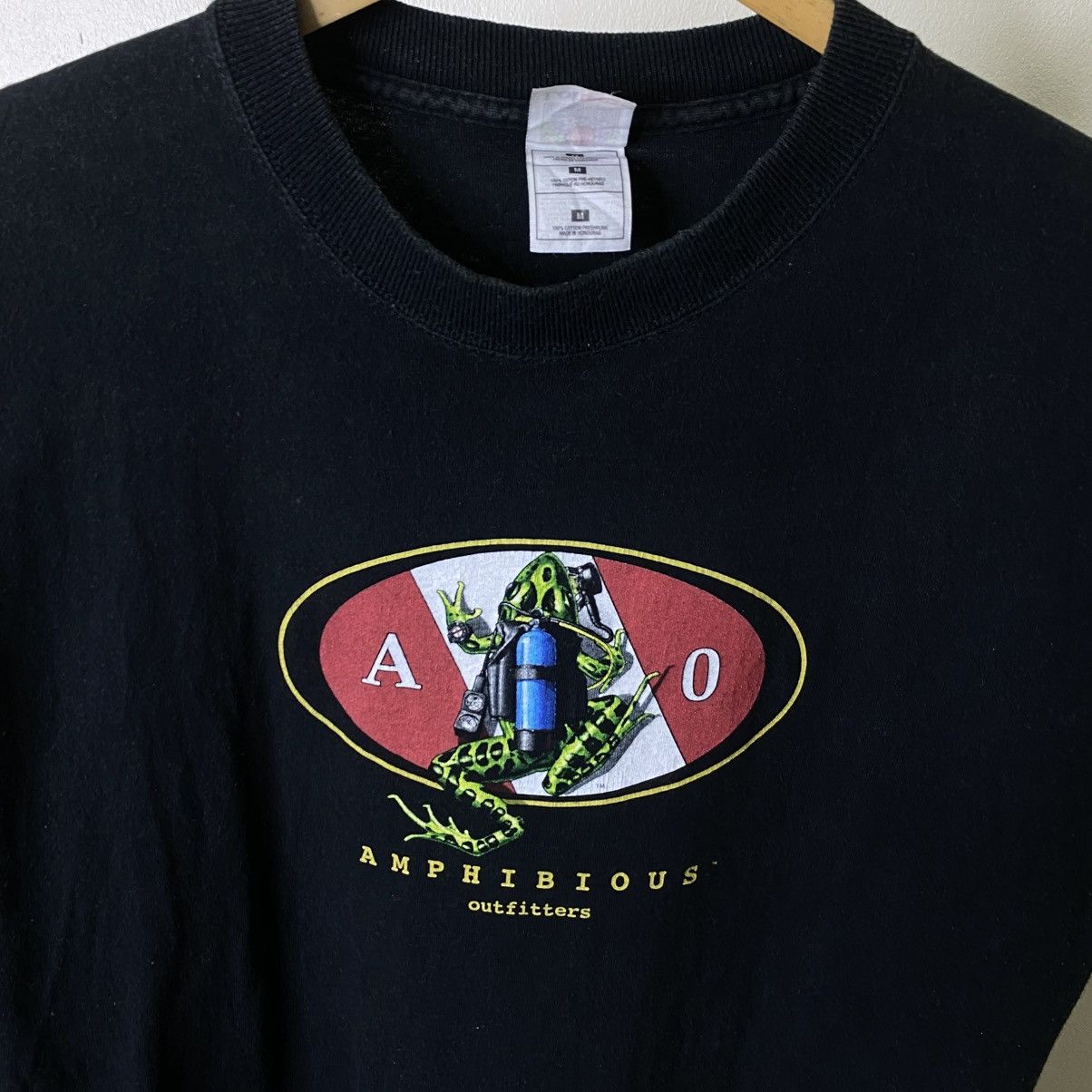 Vintage 1990s Amphibious Outfitters Maui Dive Shop Promo T Shirt Size US M / EU 48-50 / 2 - 9 Thumbnail
