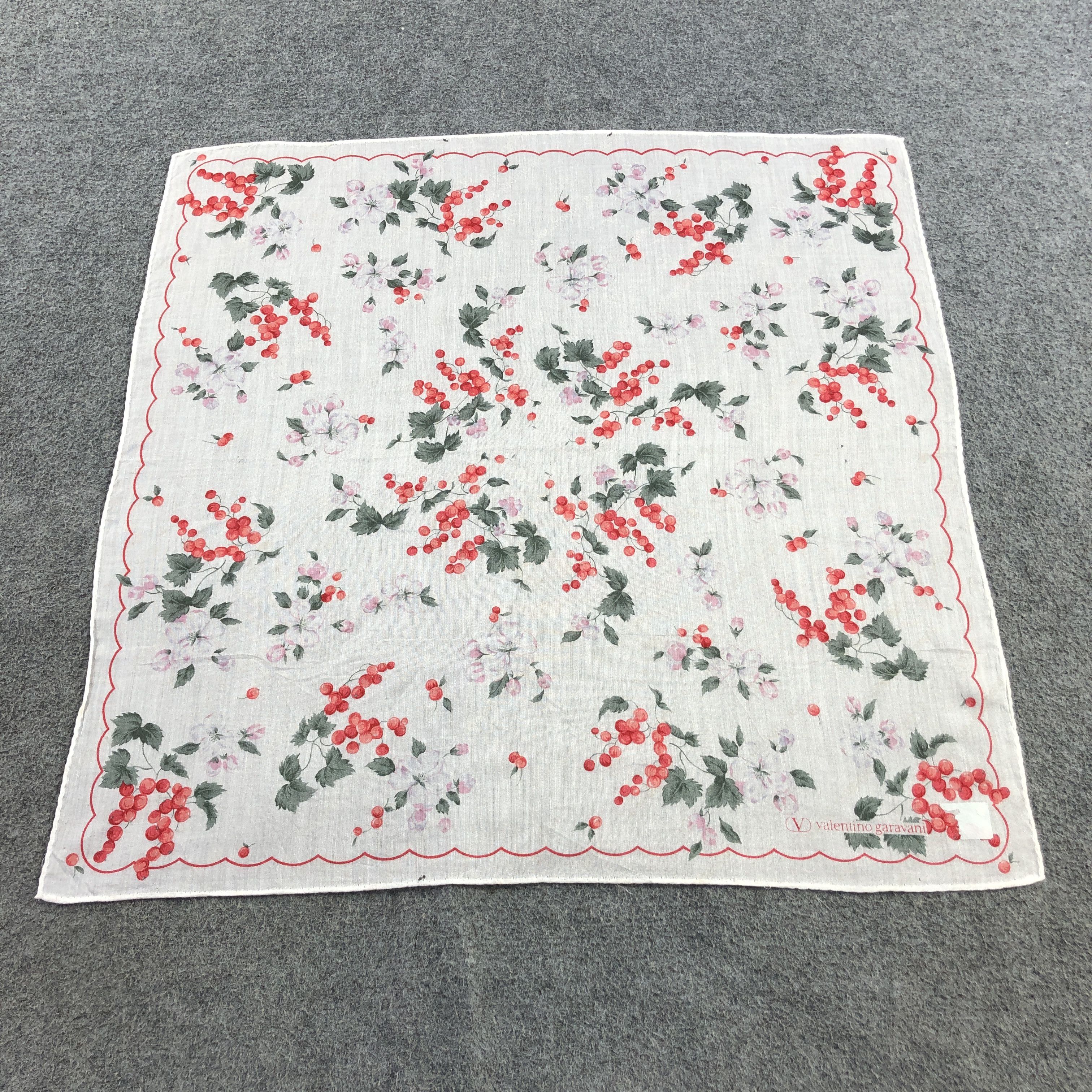 Vintage ValenTINO GarAVANI Handkerchief Neckerchief Bandana H2664 Size ONE SIZE - 2 Thumbnail