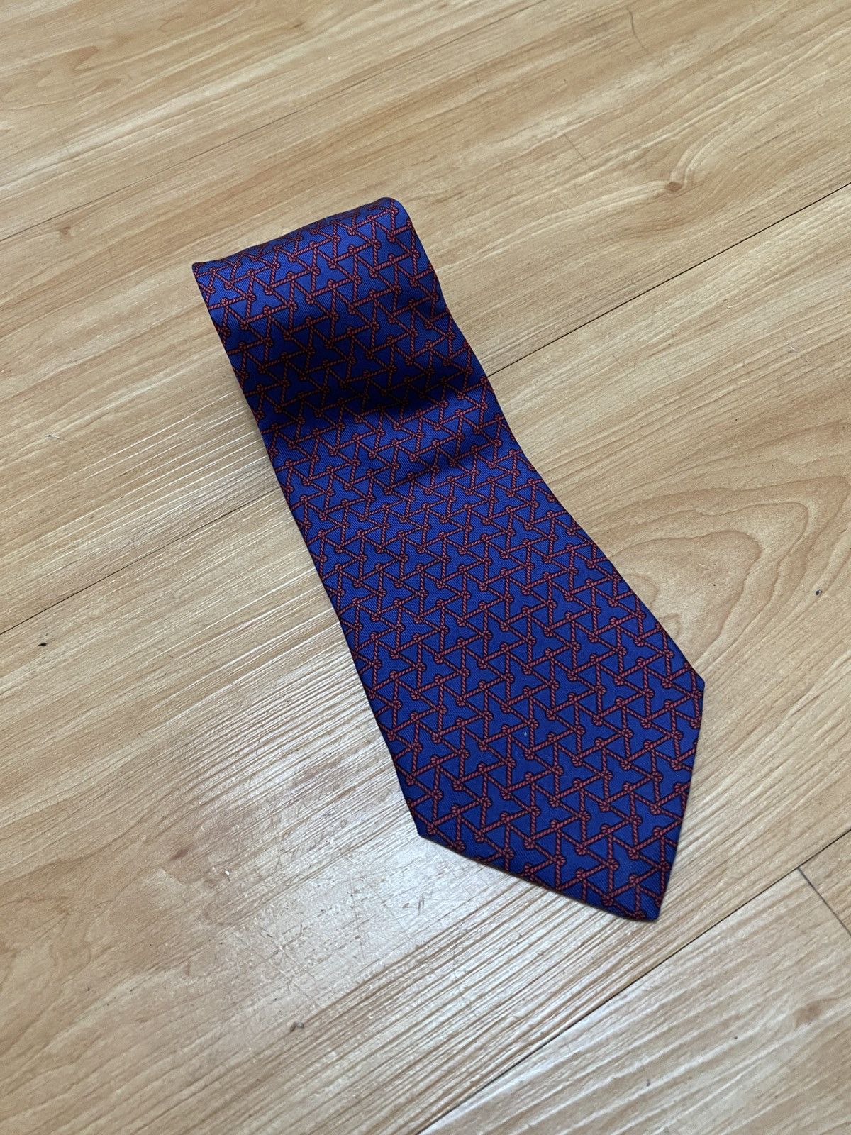 Hermes 🔥Stunning🔥 vintage hermes tie 100% silk nice design Size ONE SIZE - 2 Thumbnail