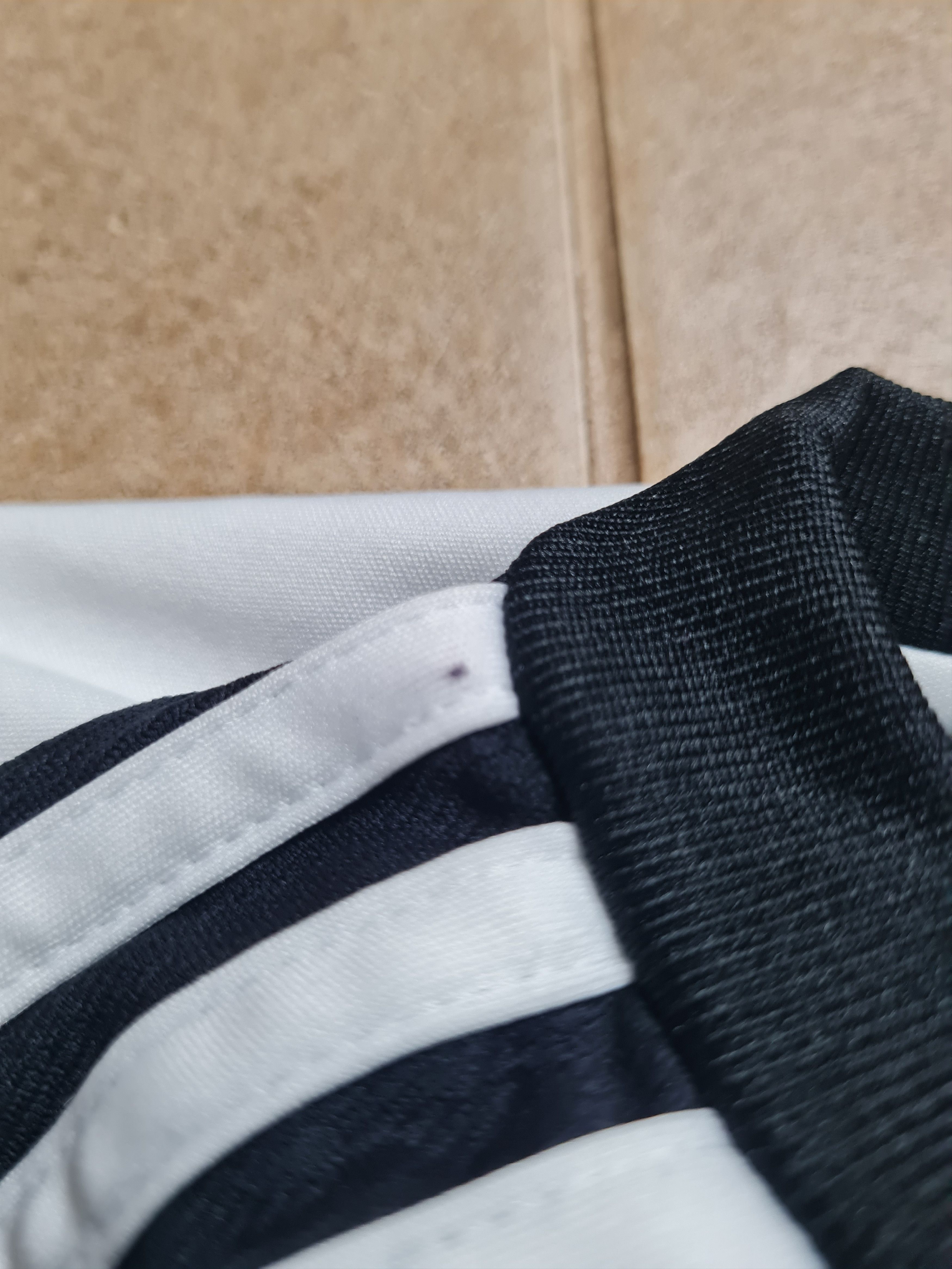 Adidas JUVENTUS 2015-16 HOME FOOTBALL SOCCER JERSEY ACADEMY ADIDAS Size US M / EU 48-50 / 2 - 18 Thumbnail