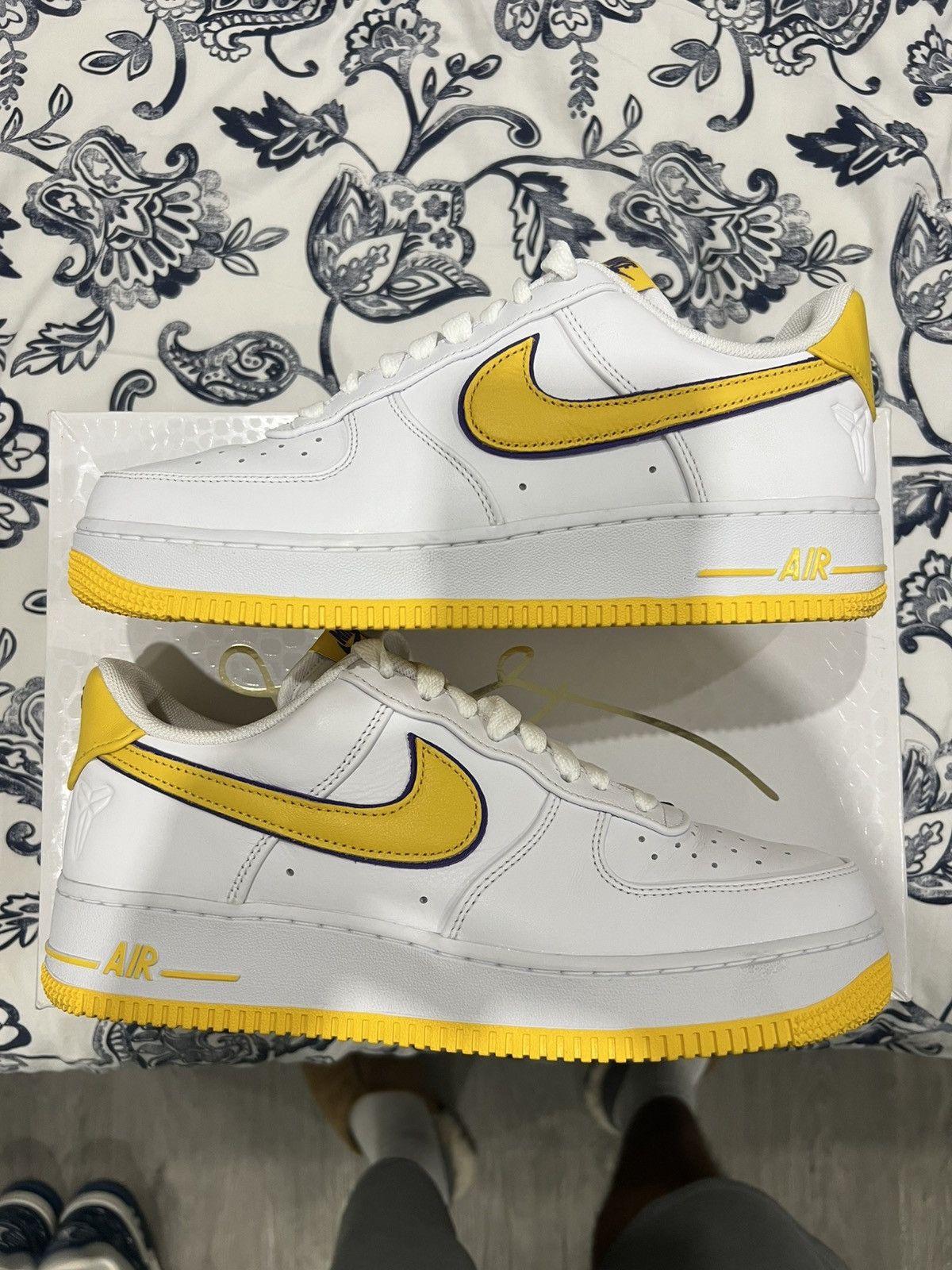 Nike Air force 1 low retro qs kb Size US 9 / EU 42 - 1 Thumbnail