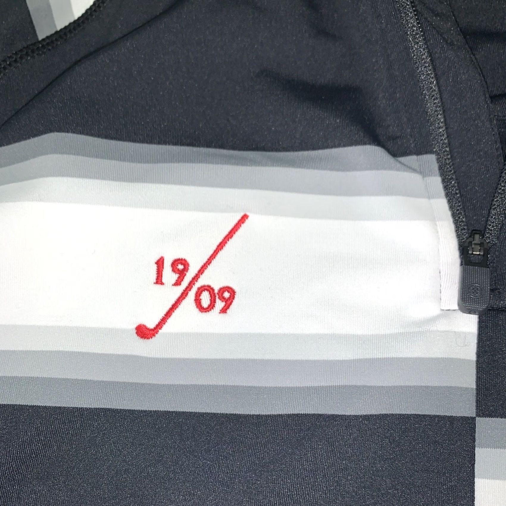 G/FORE G/FORE Offset Gradient Stripe Tech Quarter Zip Top Women’s Golf Shirt Size S / US 4 / IT 40 - 3 Thumbnail