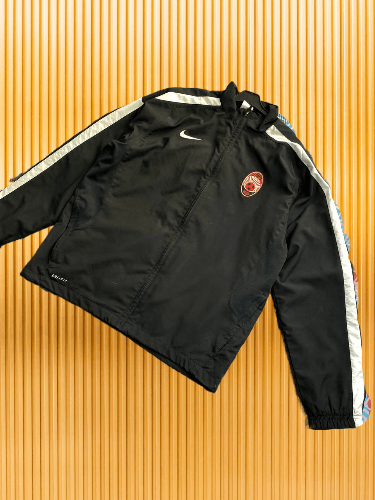 Nike Vintage 90s Nike Jacket Swoosh Basketball Windbreaker Size US L / EU 52-54 / 3 - 1 Thumbnail