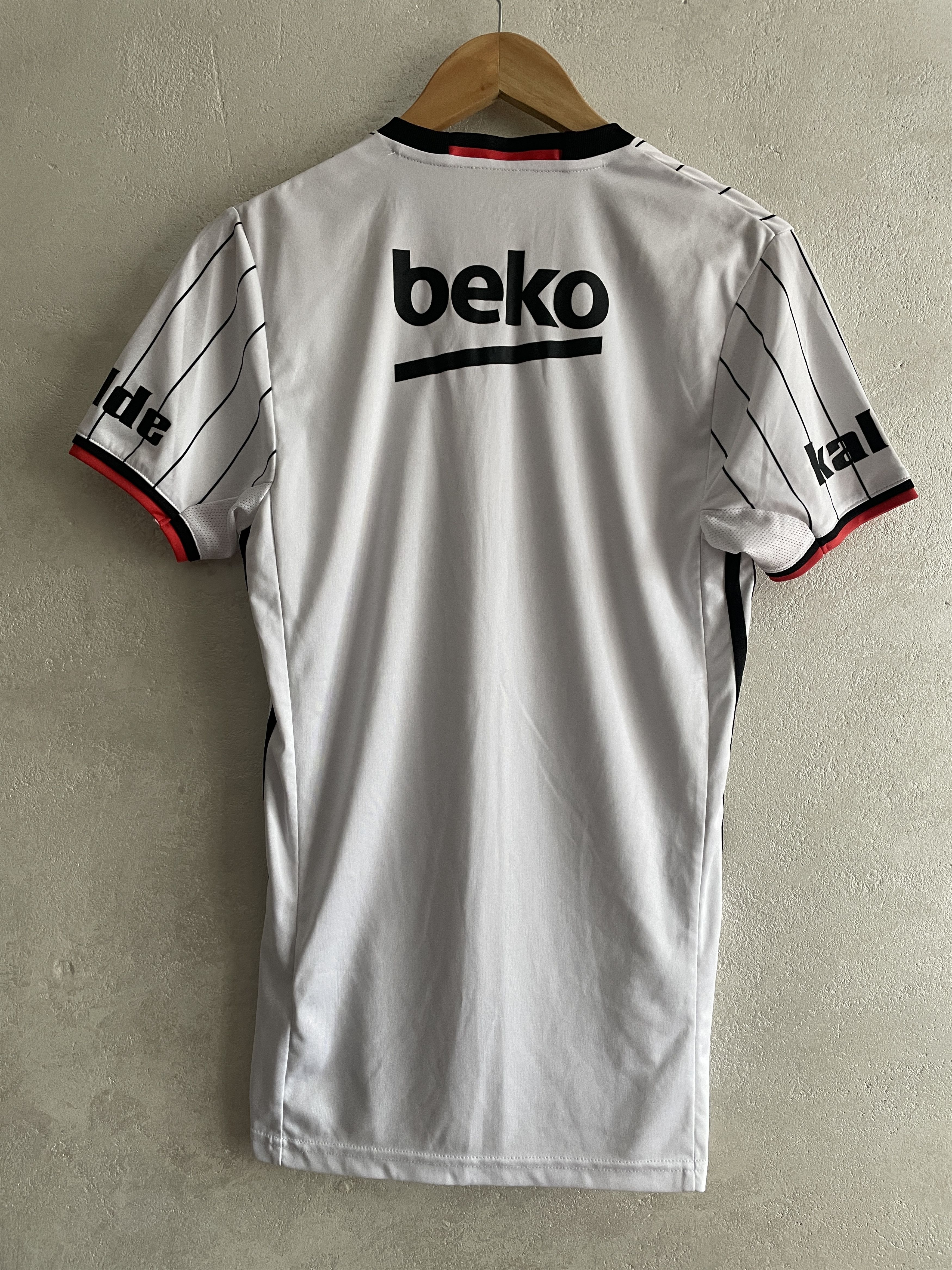 Adidas Besiktas Home Shirt 2016 2017 Kit Soccer Jersey Size US S / EU 44-46 / 1 - 2 Thumbnail