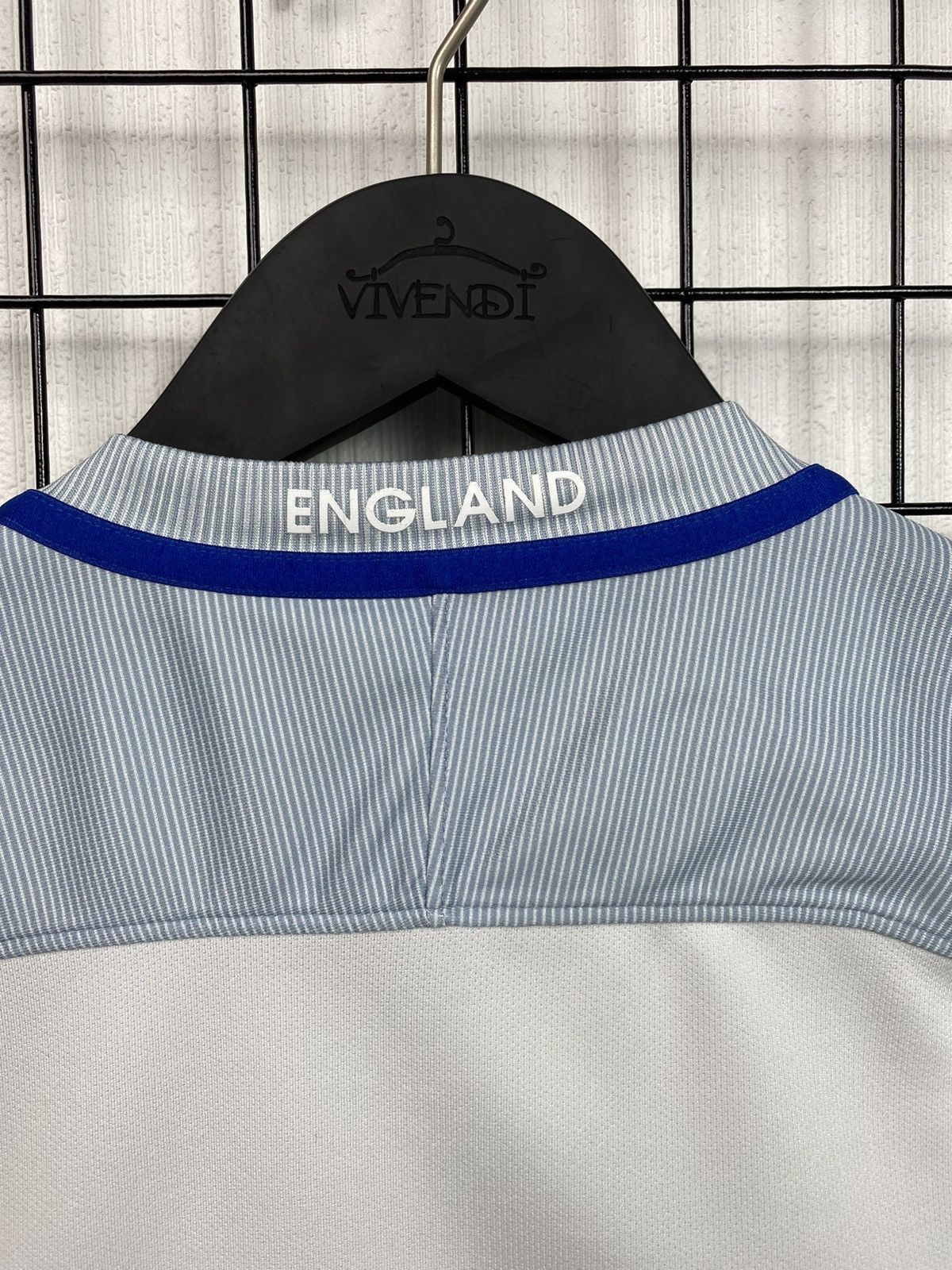 Nike England national team 2016Nike soccer jersey S size football Size US S / EU 44-46 / 1 - 18 Thumbnail