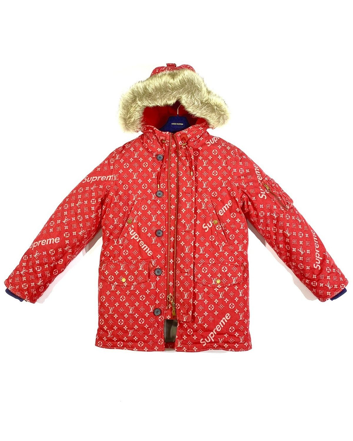 Louis Vuitton × Supreme Louis Vuitton X SUPREME 1 OF 1 Unreleased Sample Red Parka Size US M / EU 48-50 / 2 - 1 Thumbnail