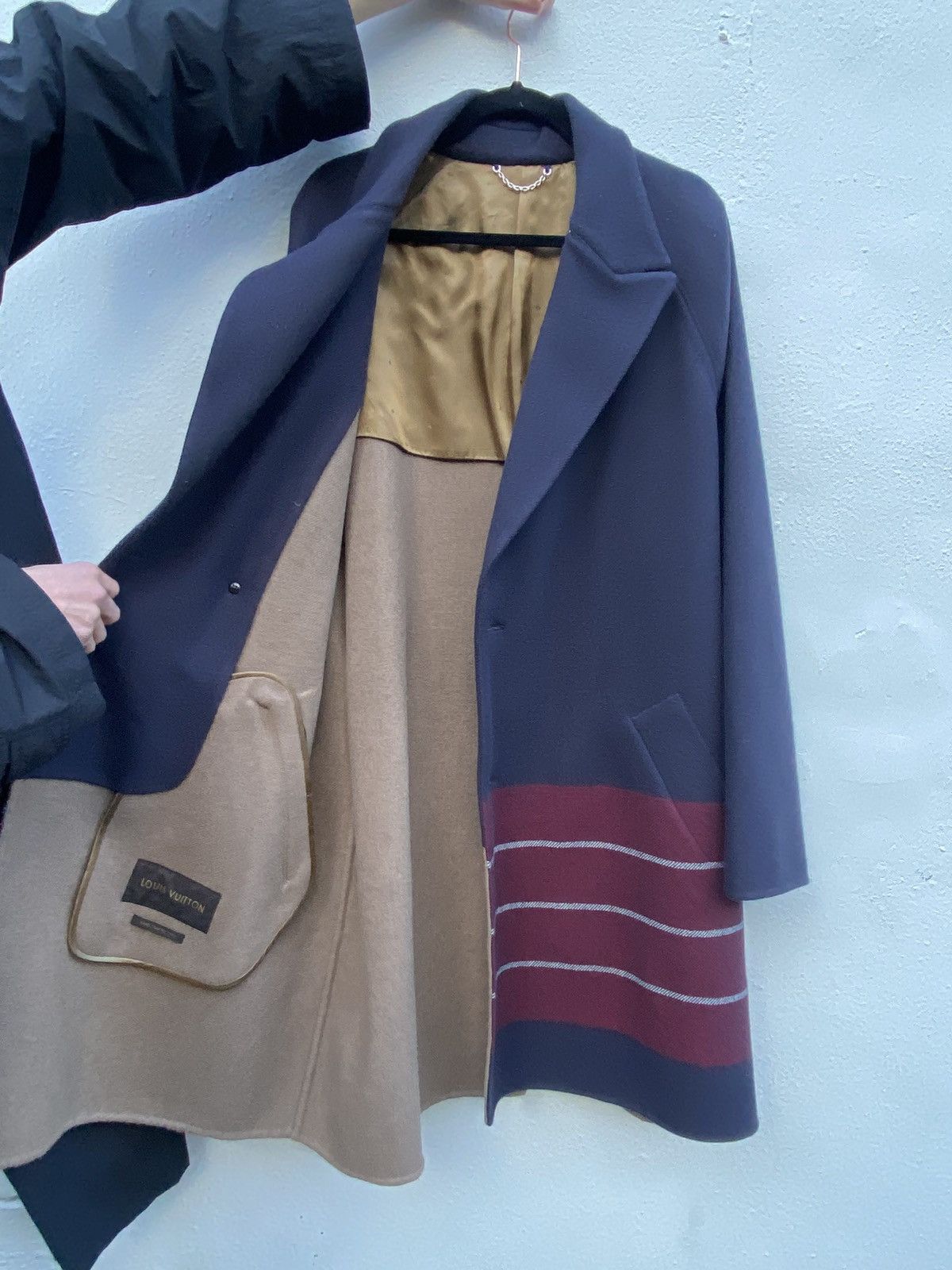 Louis Vuitton Navy wool and cashmere coat Size US M / EU 48-50 / 2 - 11 Thumbnail
