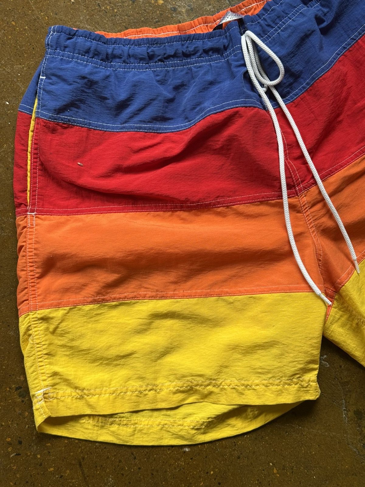 Tommy Hilfiger Tommy Hilfiger multi-coloured swim shorts Size US 34 / EU 50 - 5 Thumbnail