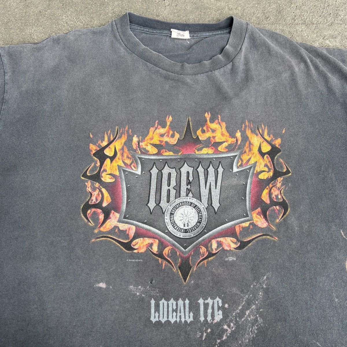 Vintage Vintage 90s IBEW LOCAL 2XL Logo Fire Graphic Thrashed Faded Size US XXL / EU 58 / 5 - 5 Thumbnail